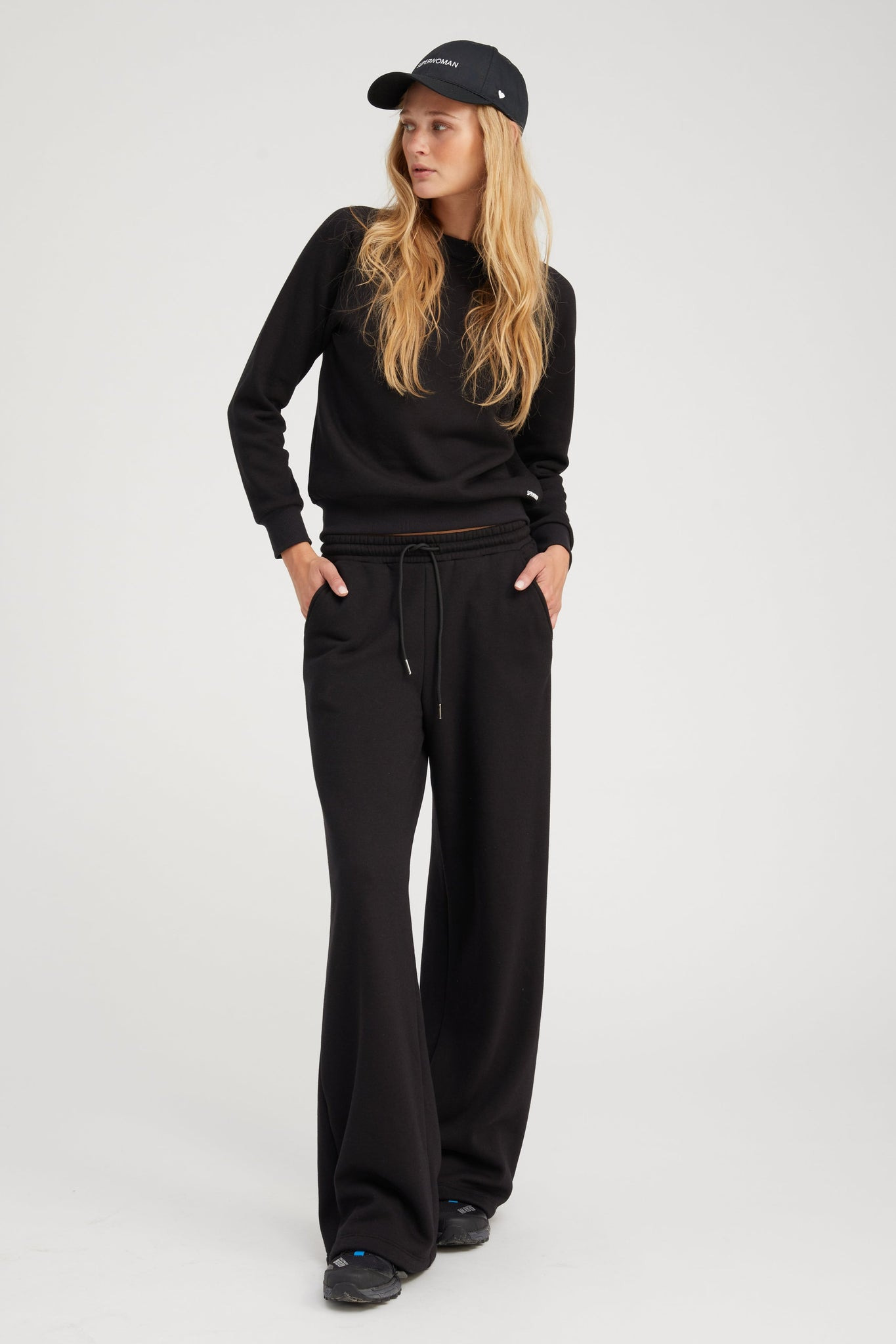 BLACK SHRUNKEN RAGLAN SWEATSHIRT - 2