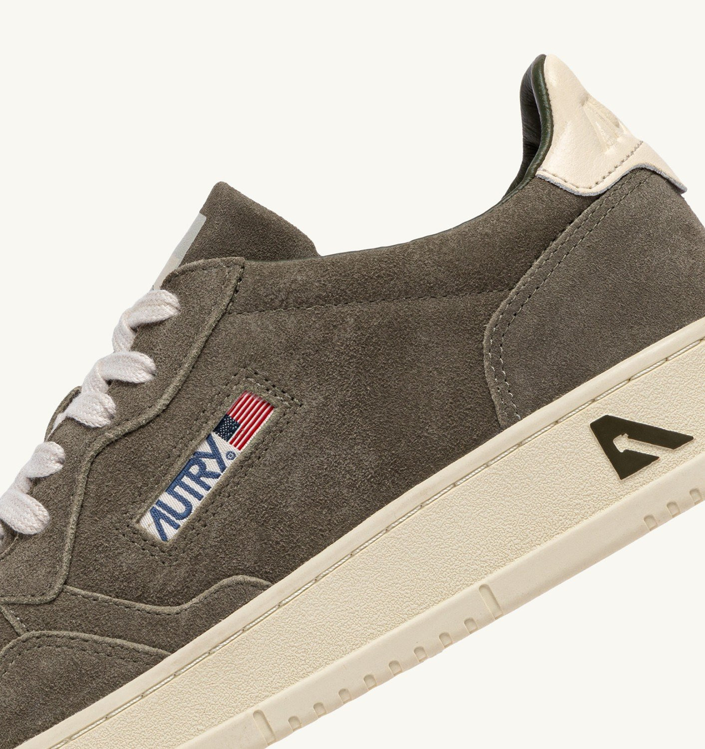 MEDALIST LOW SNEAKERS IN MISTLETOE AND OFF WHITE SUEDE - 6