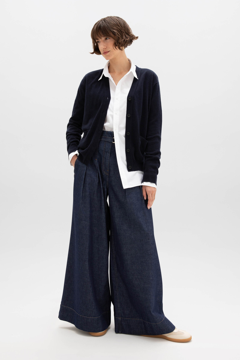 Johnstons of Elgin Cashmere Navy Boyfriend Cardigan outlook