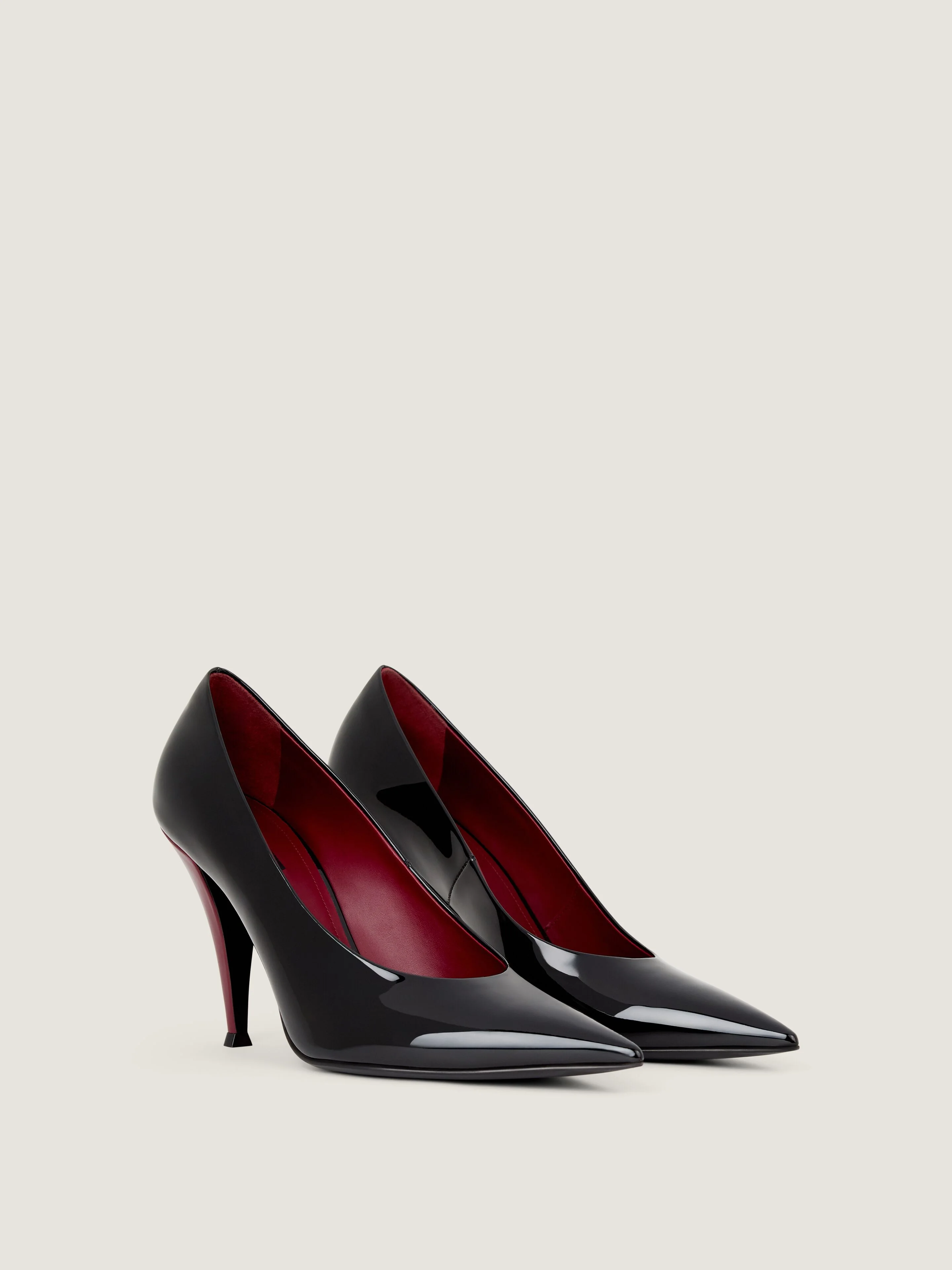 POINTY PUMPS IN PATENT LEATHER - 1