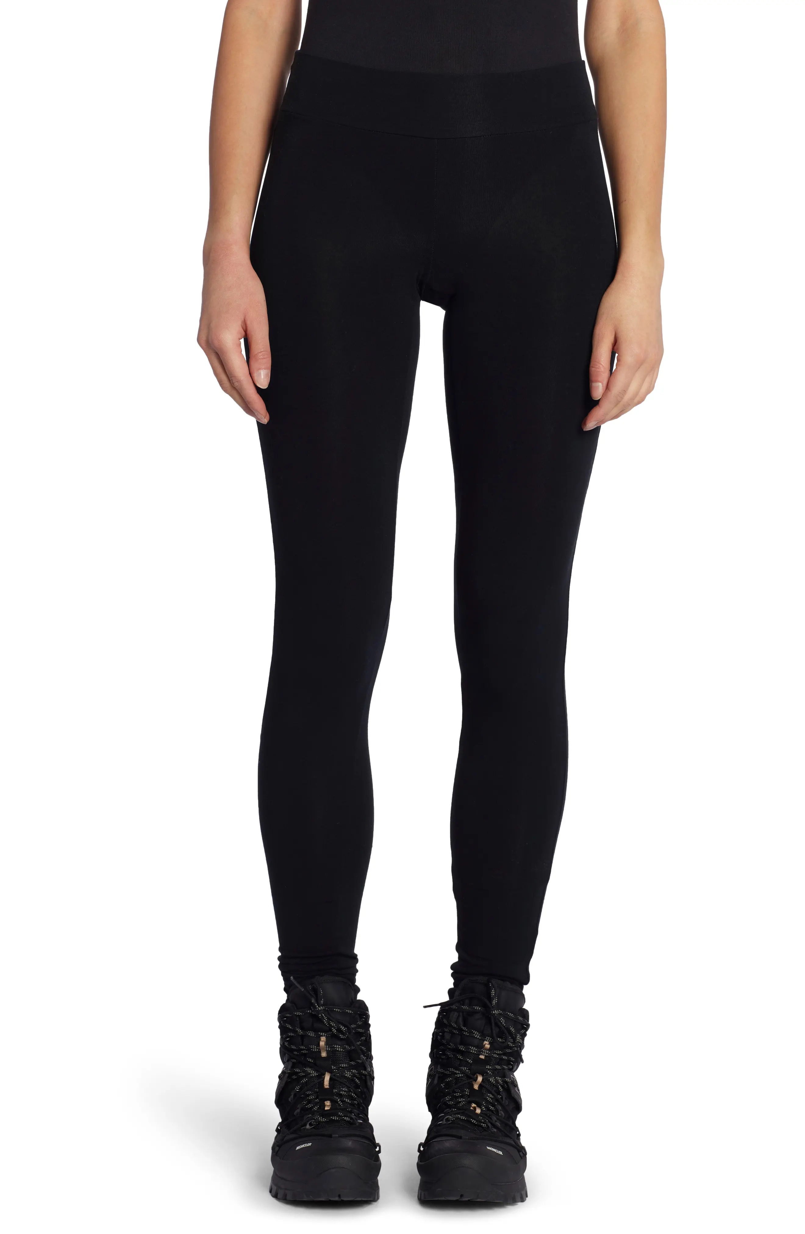 【送料&関税込】Moncler Grenoble Logo Patch Leggings Moncler Grenoble Logo Patch Leggings In Black | ModeSens