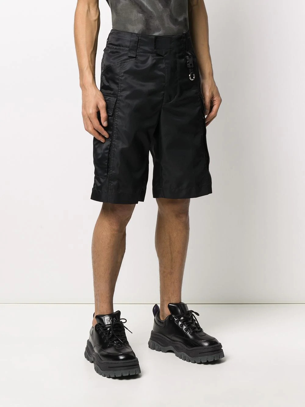 textured side pocket cargo shorts - 3