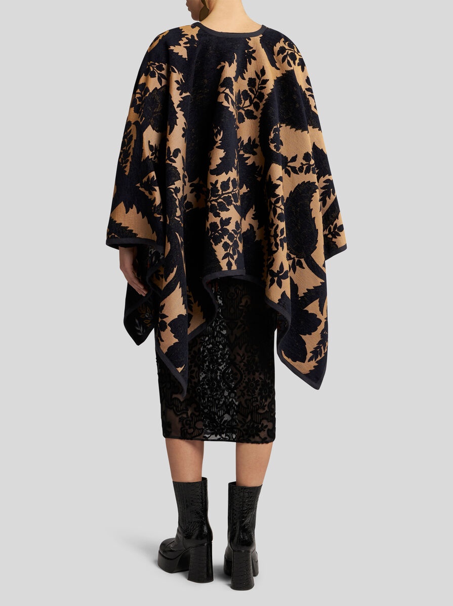 REVERSIBLE JACQUARD CAPE - 6