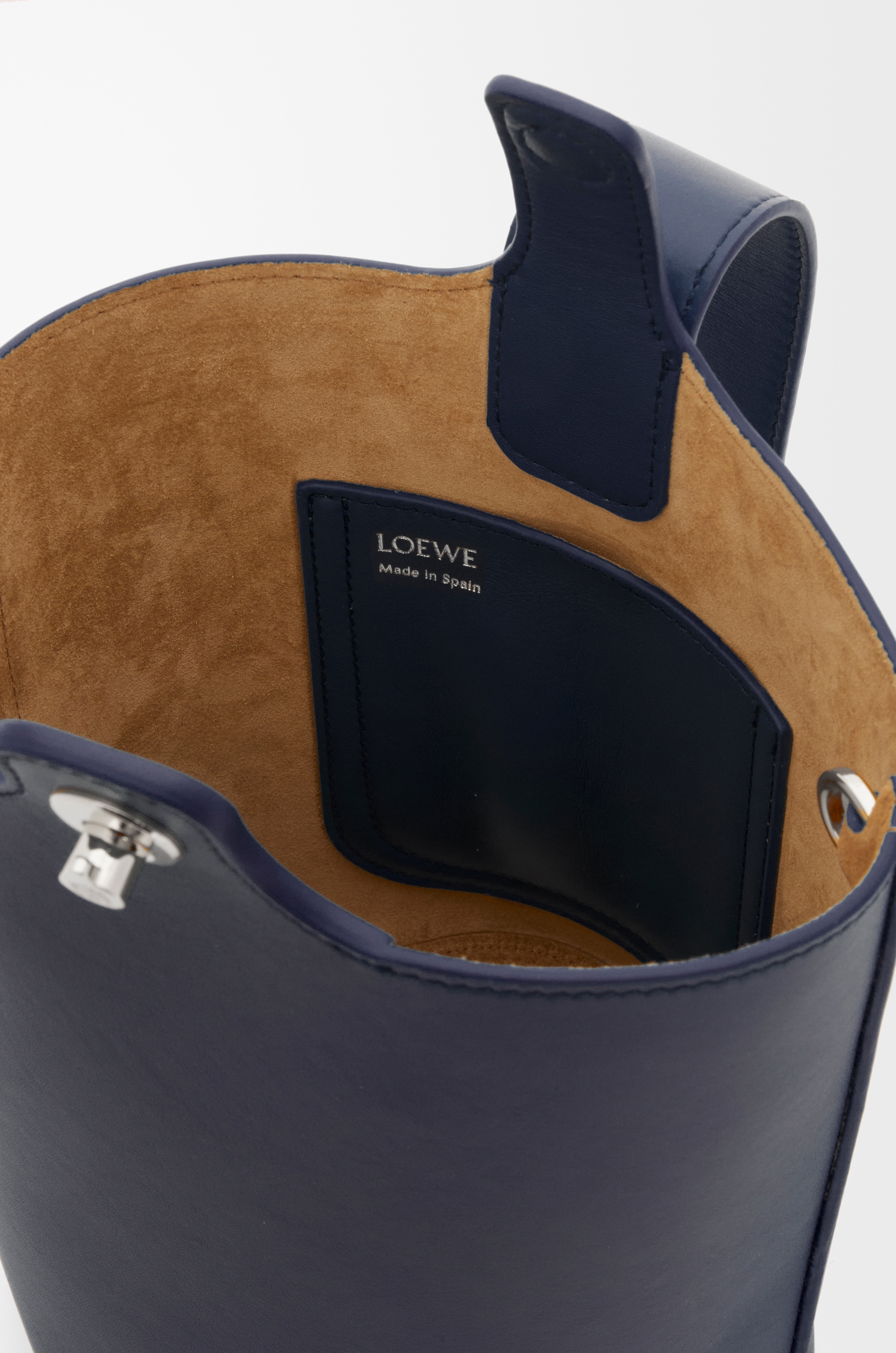 Mini Pebble Bucket bag in mellow calfskin - 5