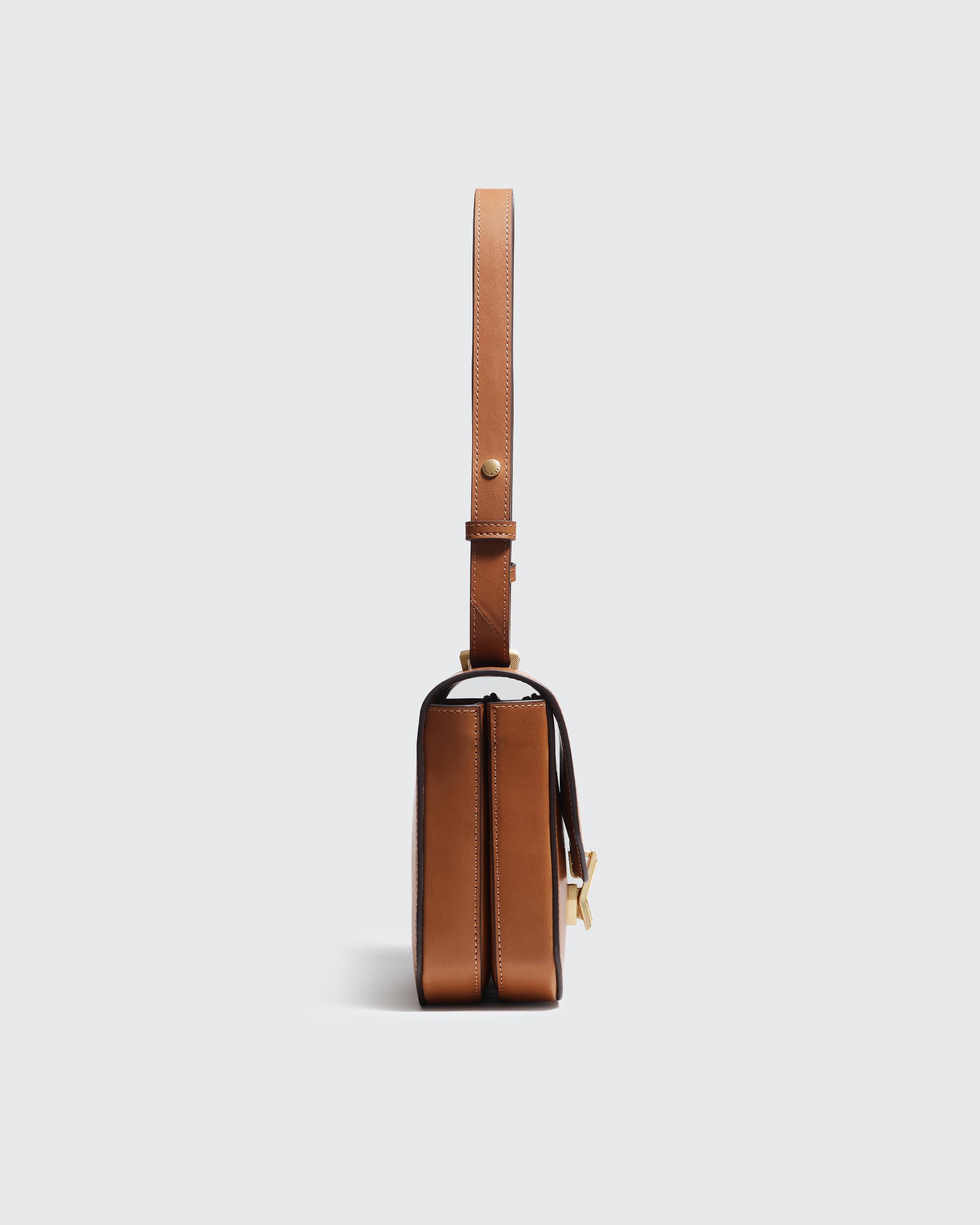 Max Crossbody - Leather
Medium Crossbody Bag - 5