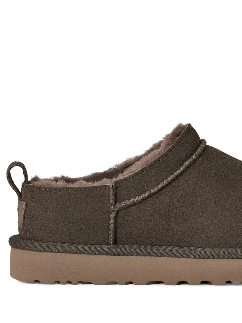 UGG brown boots outlook