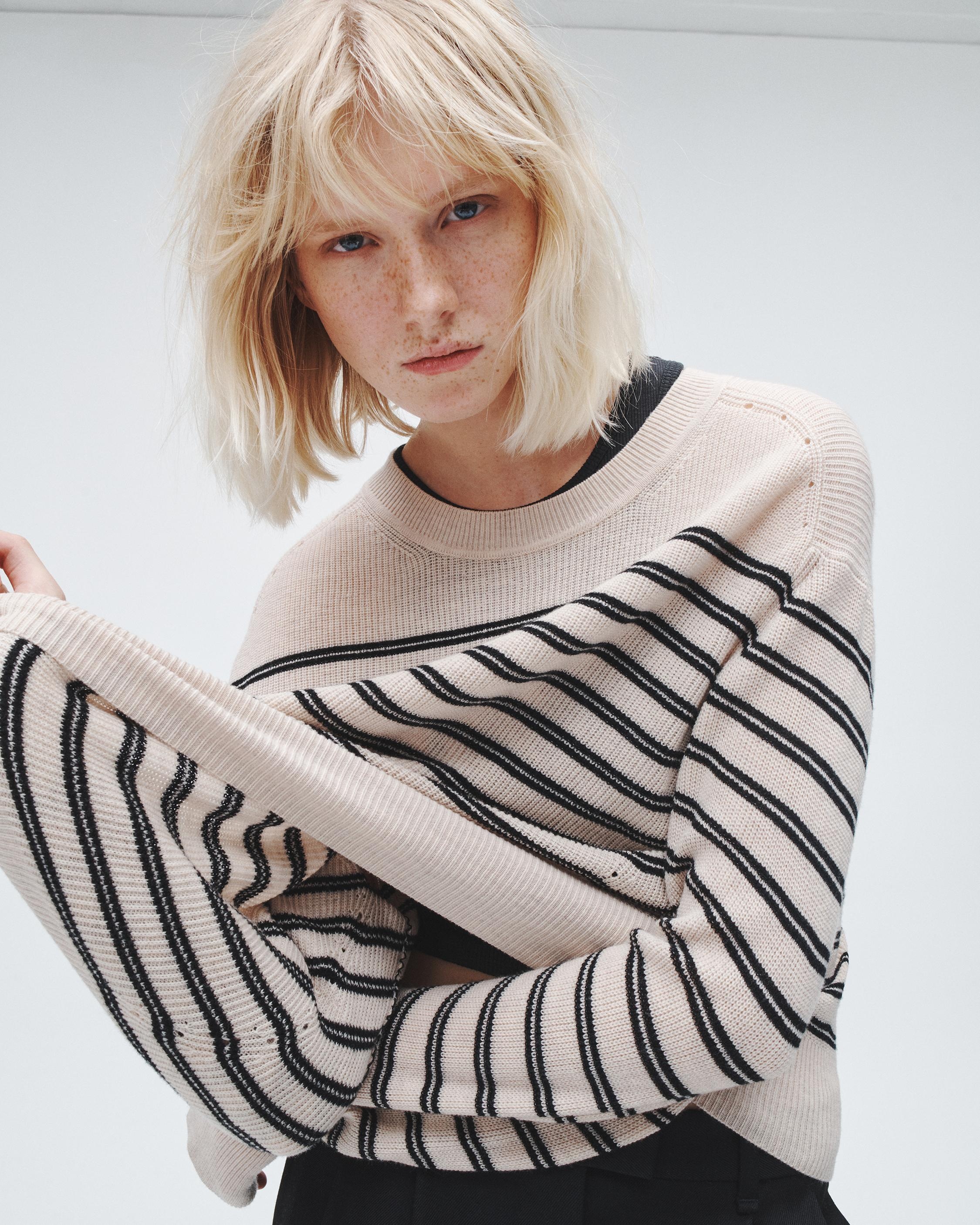 Bree Wool Crew
Relaxed Fit - 2