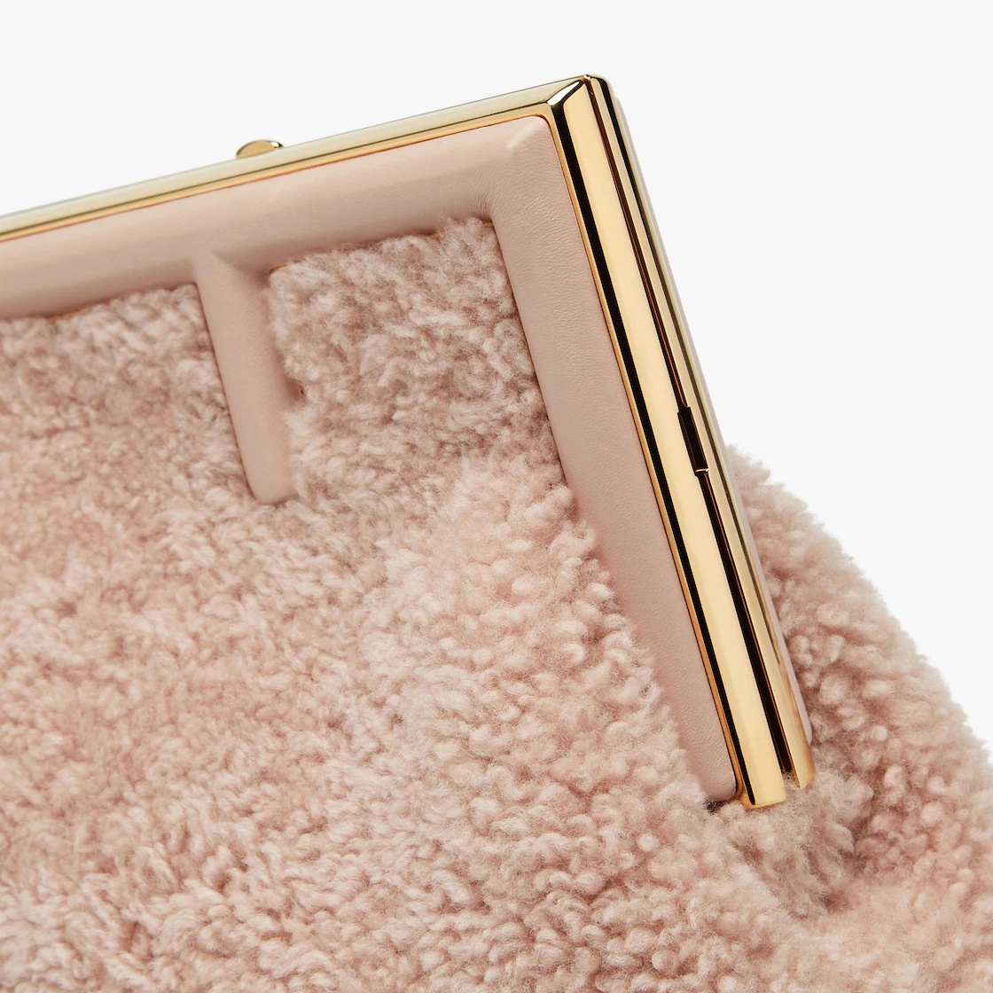 Pink sheepskin bag - 5