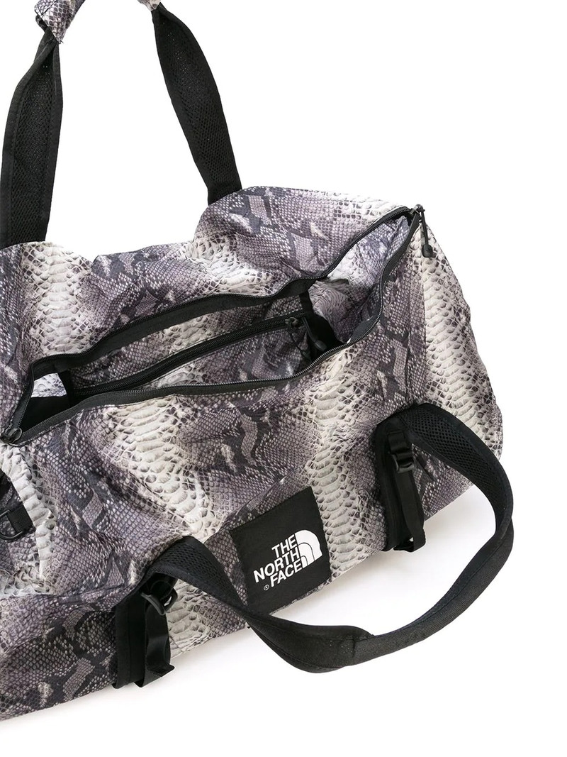 x The North Face holdall bag 5