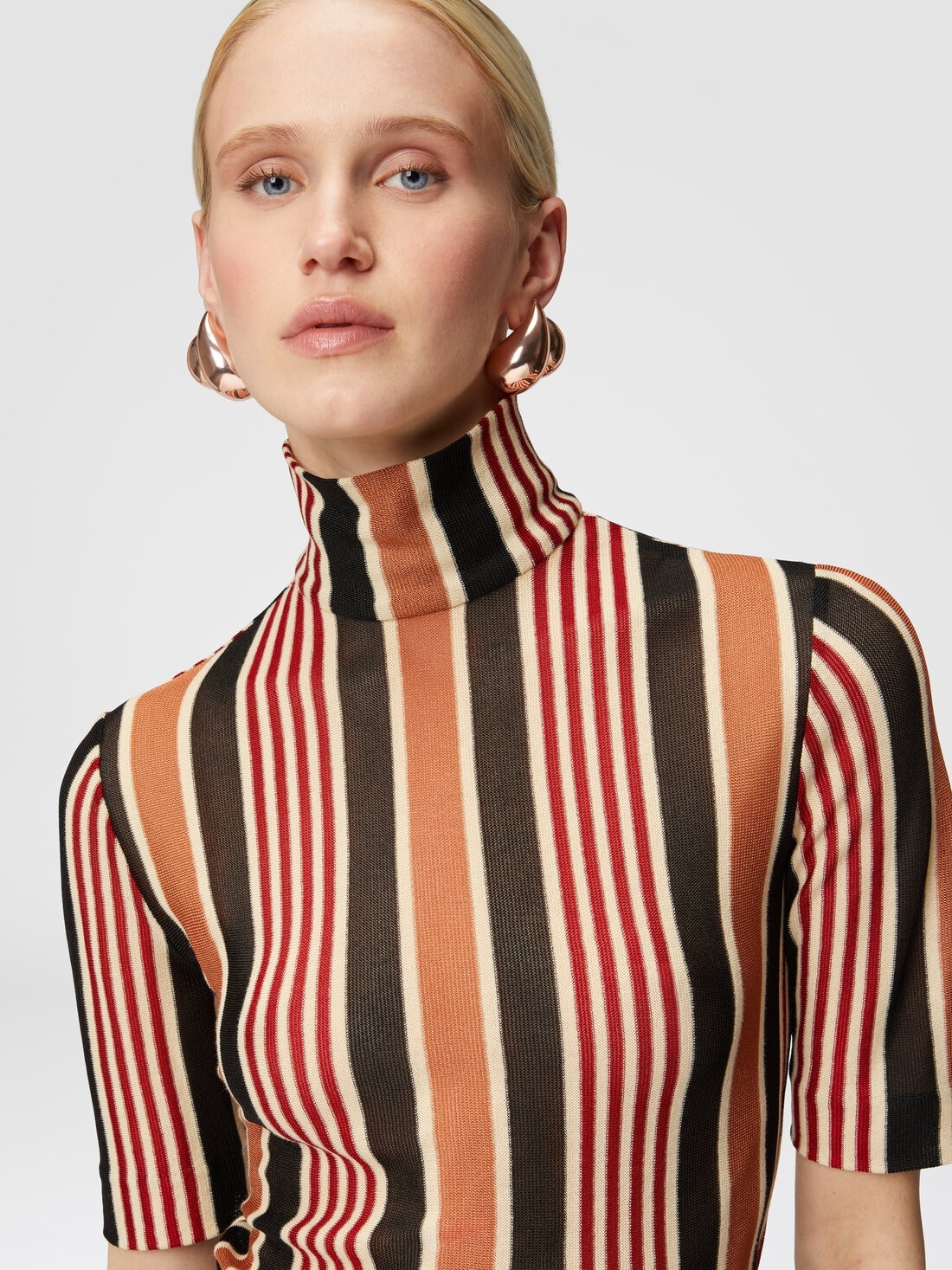 Short-sleeved turtleneck in striped cotton and viscose - 5