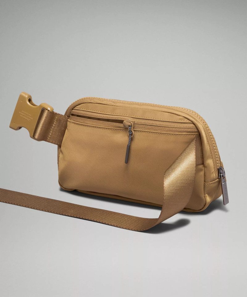 Everywhere Belt Bag 1L 4