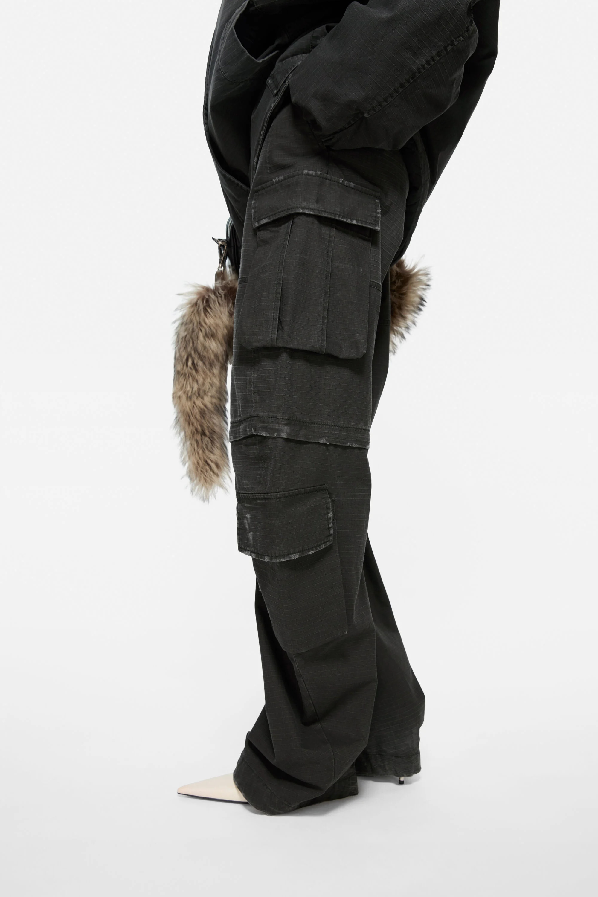 Coated cargo trousers - Black - 4