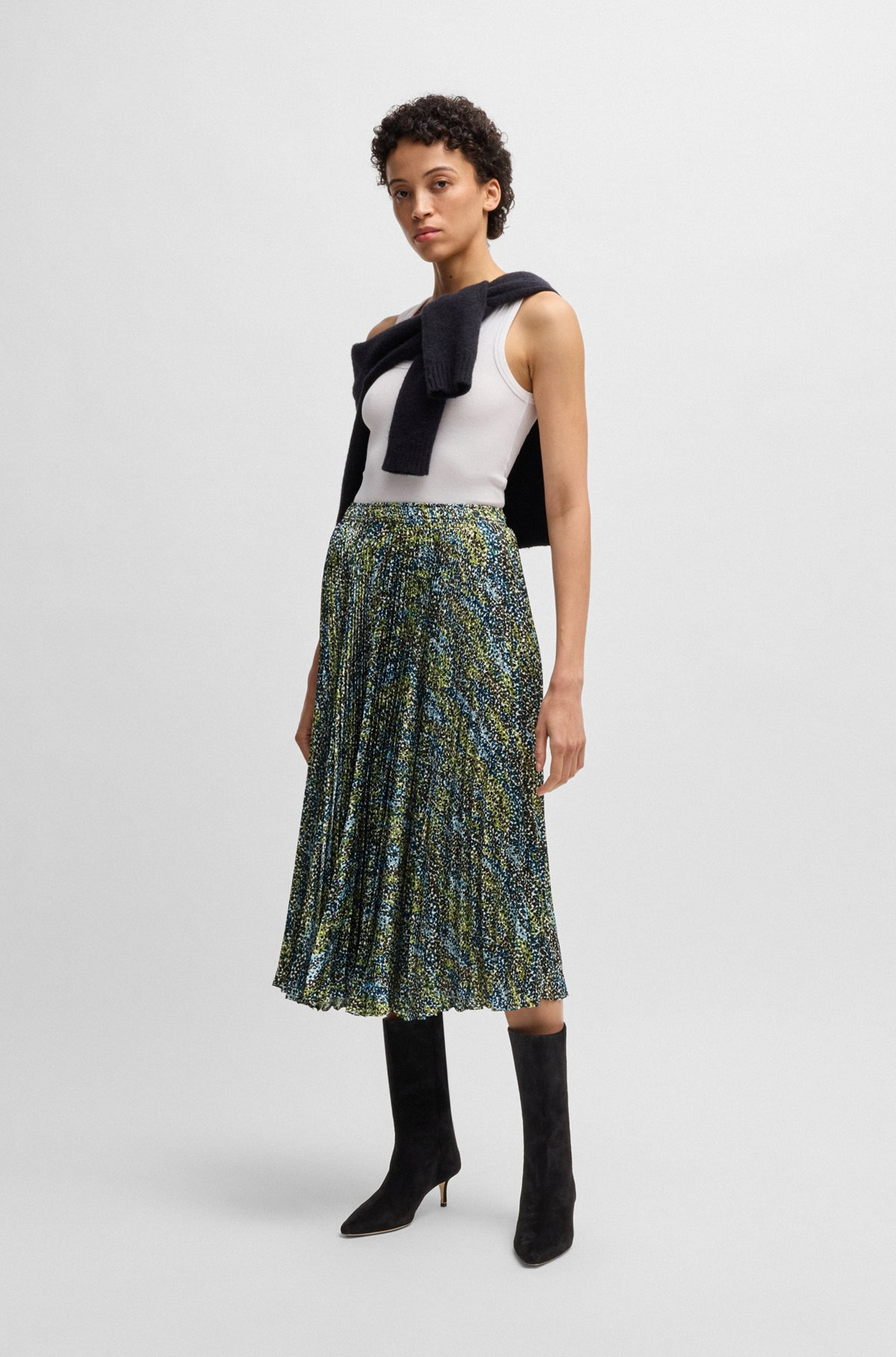 MIDI-LENGTH SKIRT IN PRINTED PLISSÉ SATIN - 3