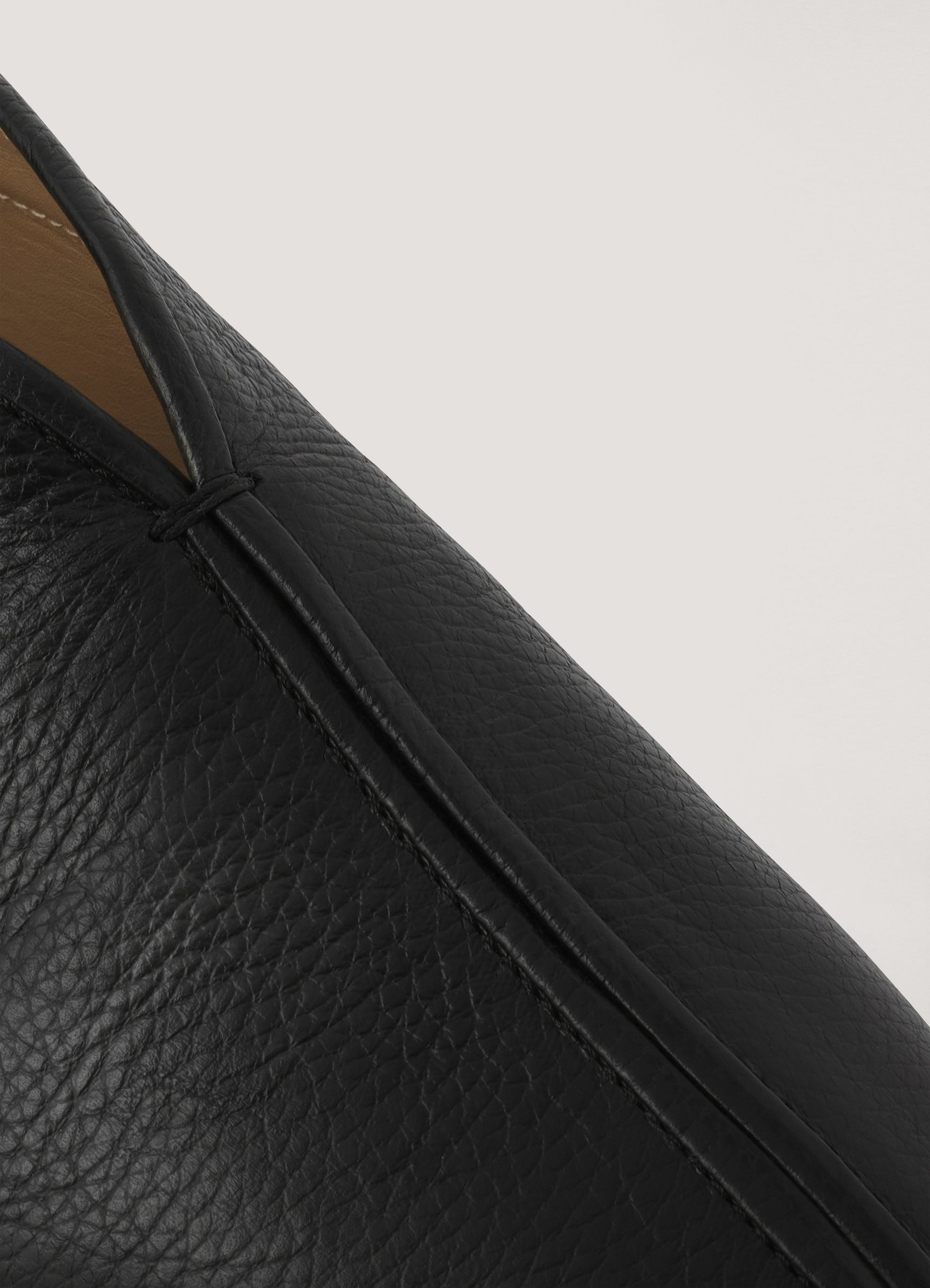 PIPED SLIPPERS
GRAINED CALF LEATHER - 4