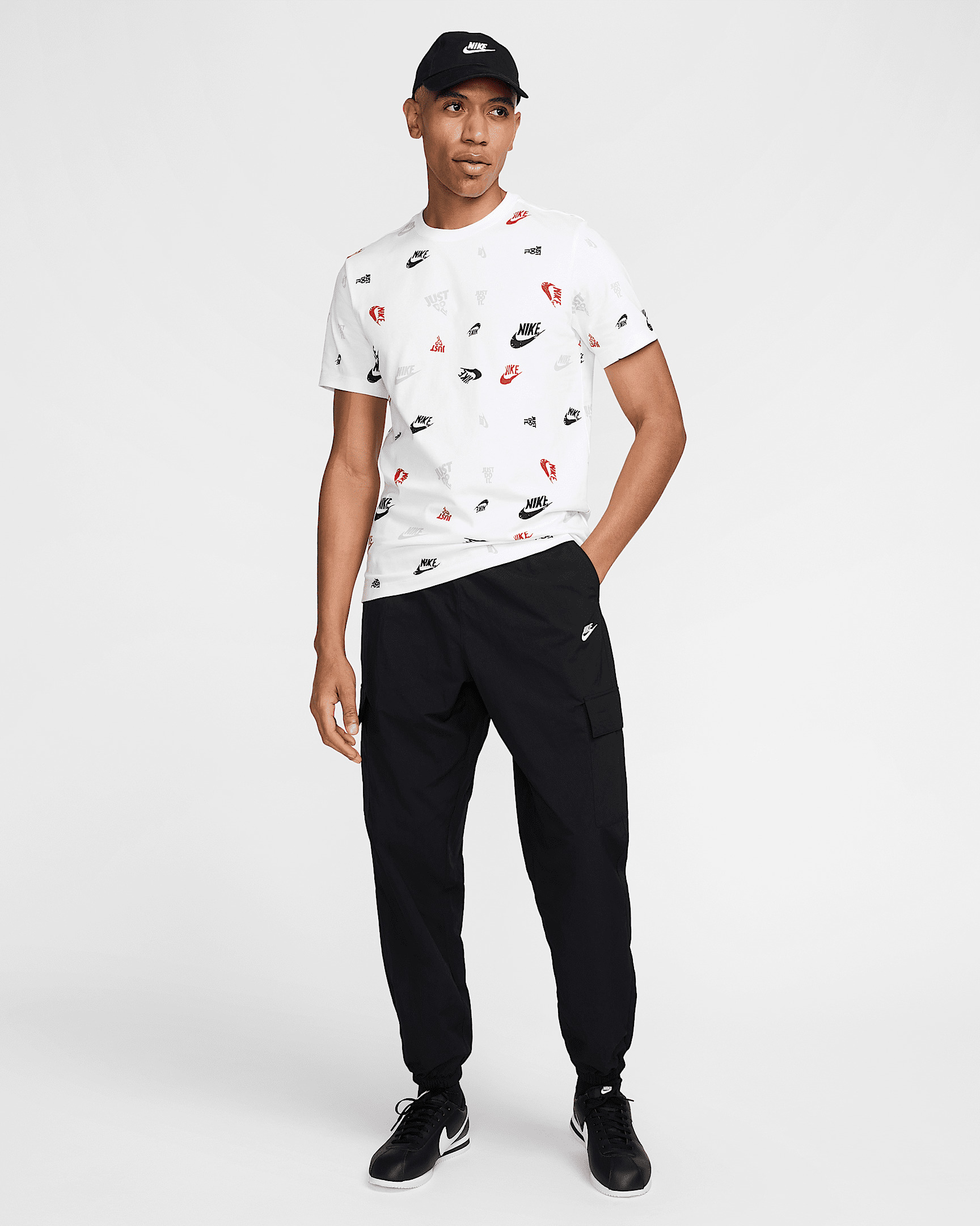 Nike Club Men's Woven Cargo Pants - 8