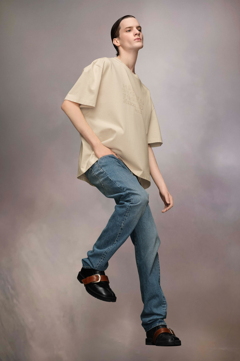 Embroidered Logo T-Shirt 4