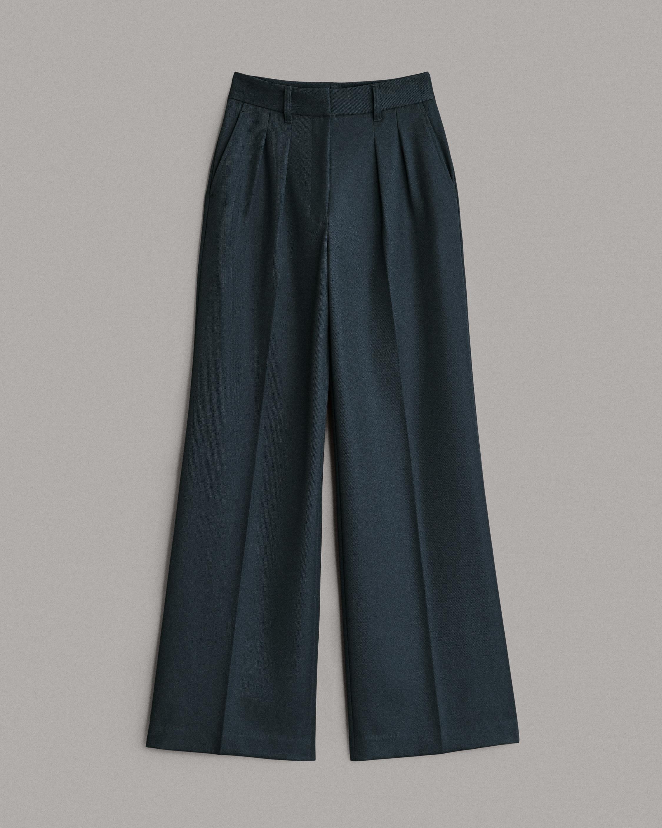 Shelly Wide Leg Twill Pant
Relaxed Fit Pant - 1