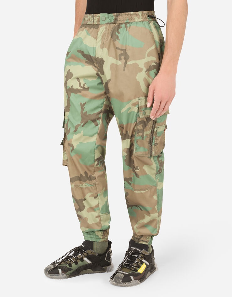 Nylon cargo pants with camouflage print - 4