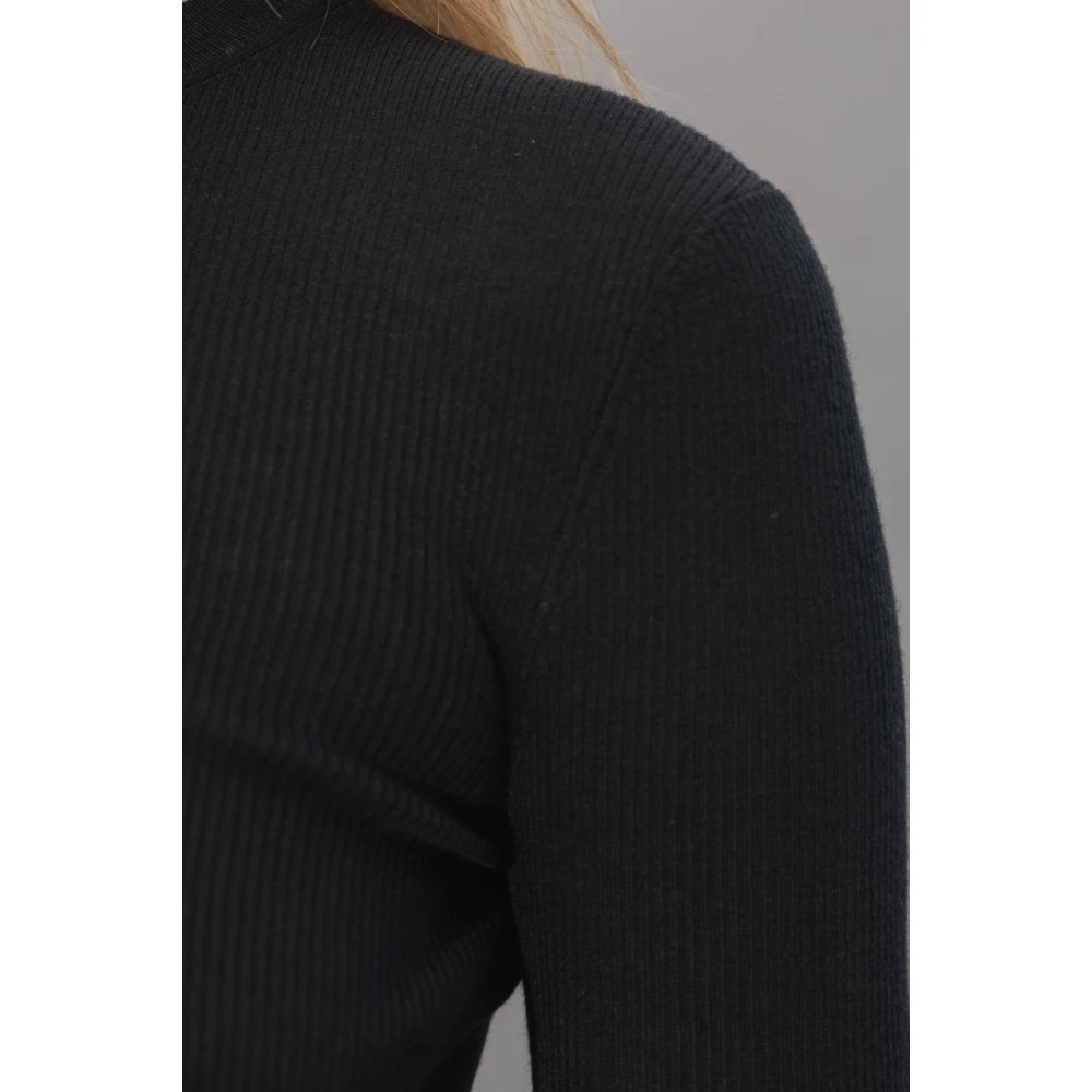 FORM-FITTING TOP - 5