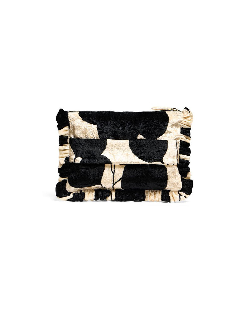 Hand Pochette 4
