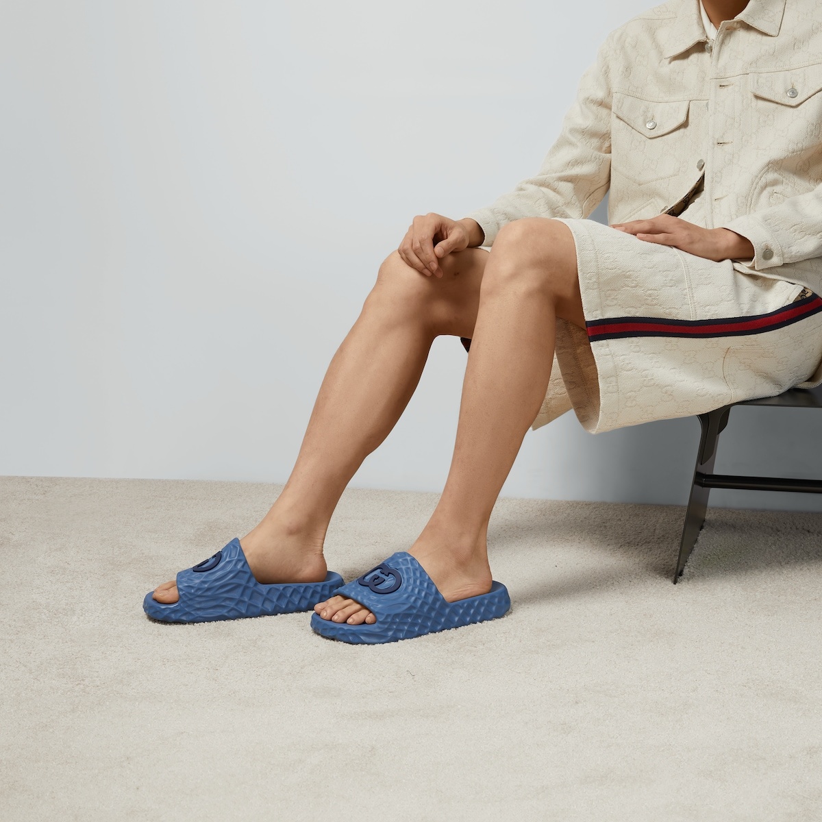 送料込/関税込■GUCCI■Interlocking G スライド GUCCI Men's Interlocking G slide sandal | REVERSIBLE