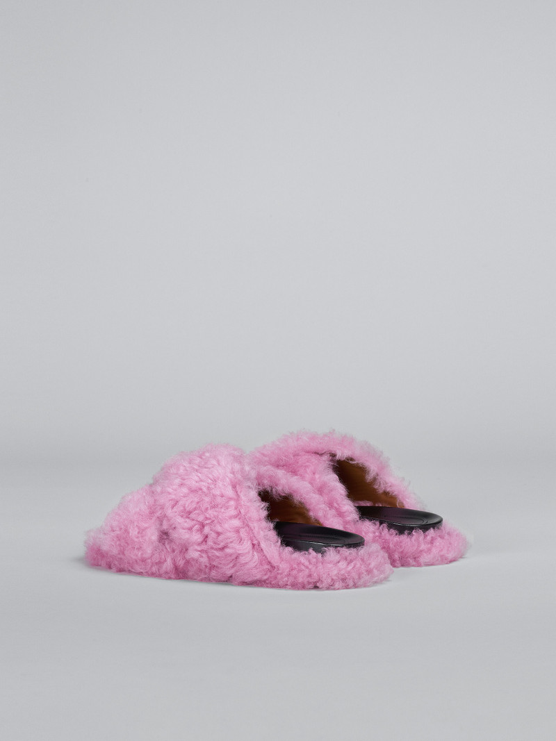 Marni PINK SHEARLING FUSSBETT outlook