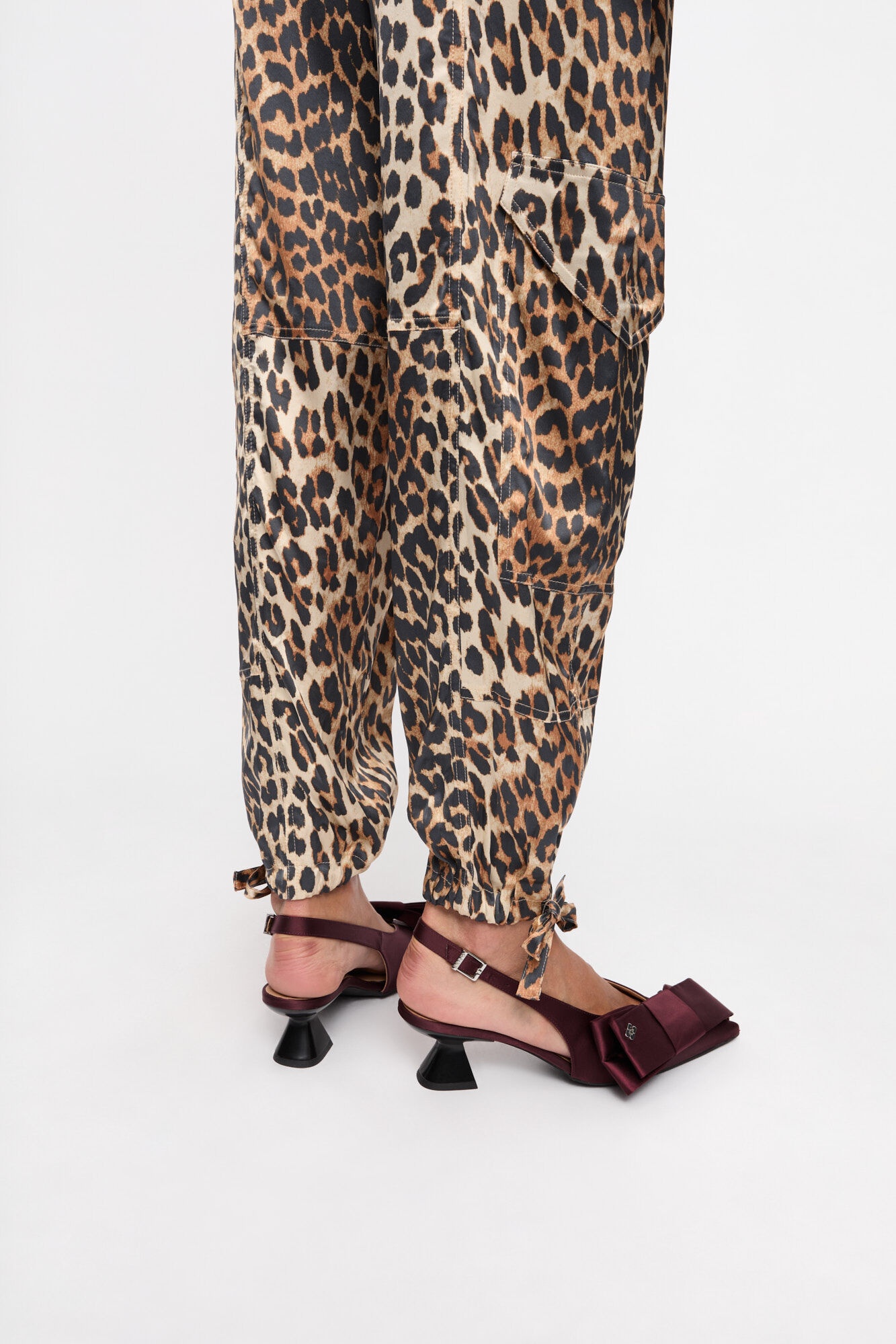 BURGUNDY BOW KITTEN HEEL PUMPS - 5