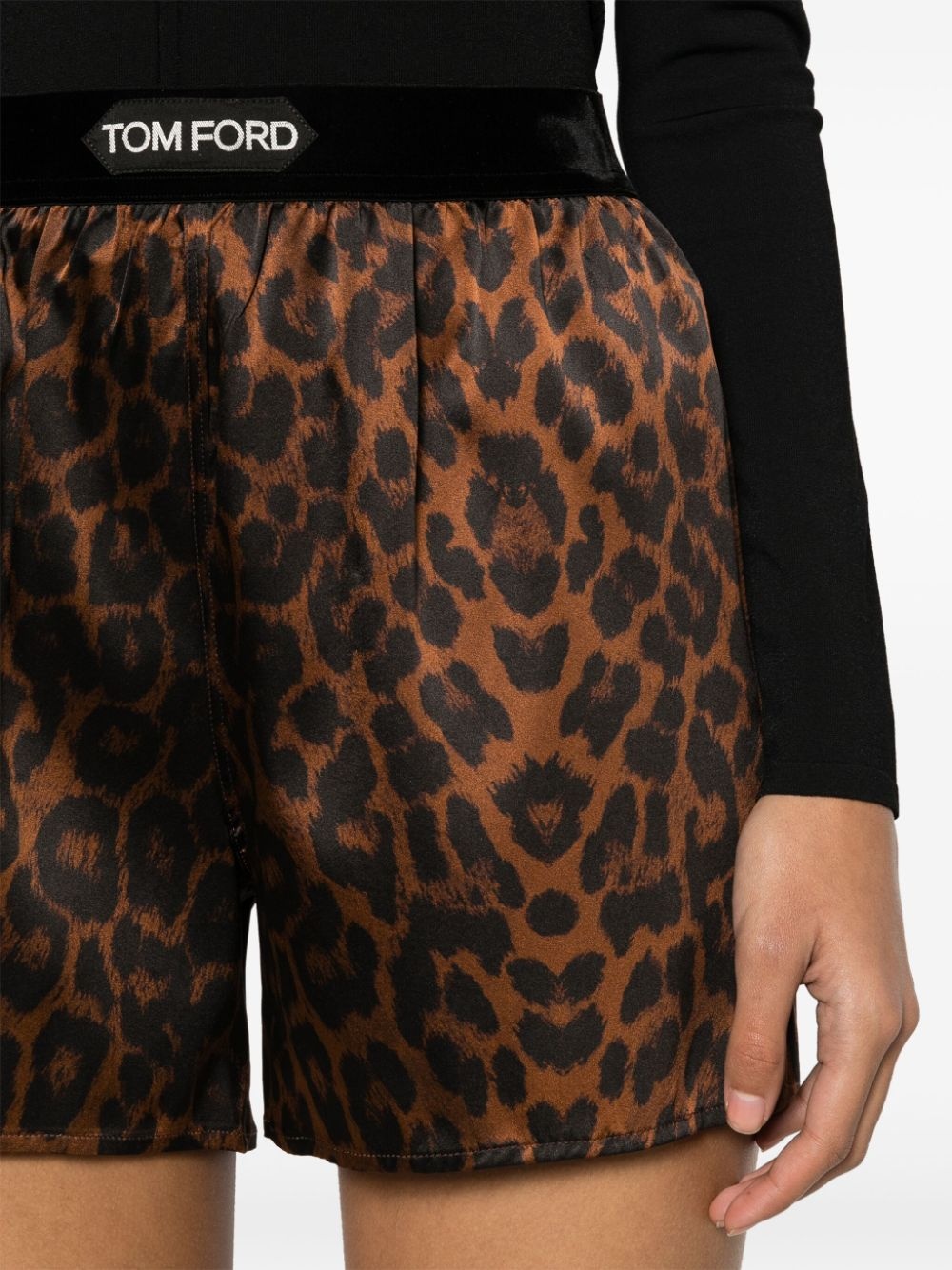 leopard-print silk shorts - 5