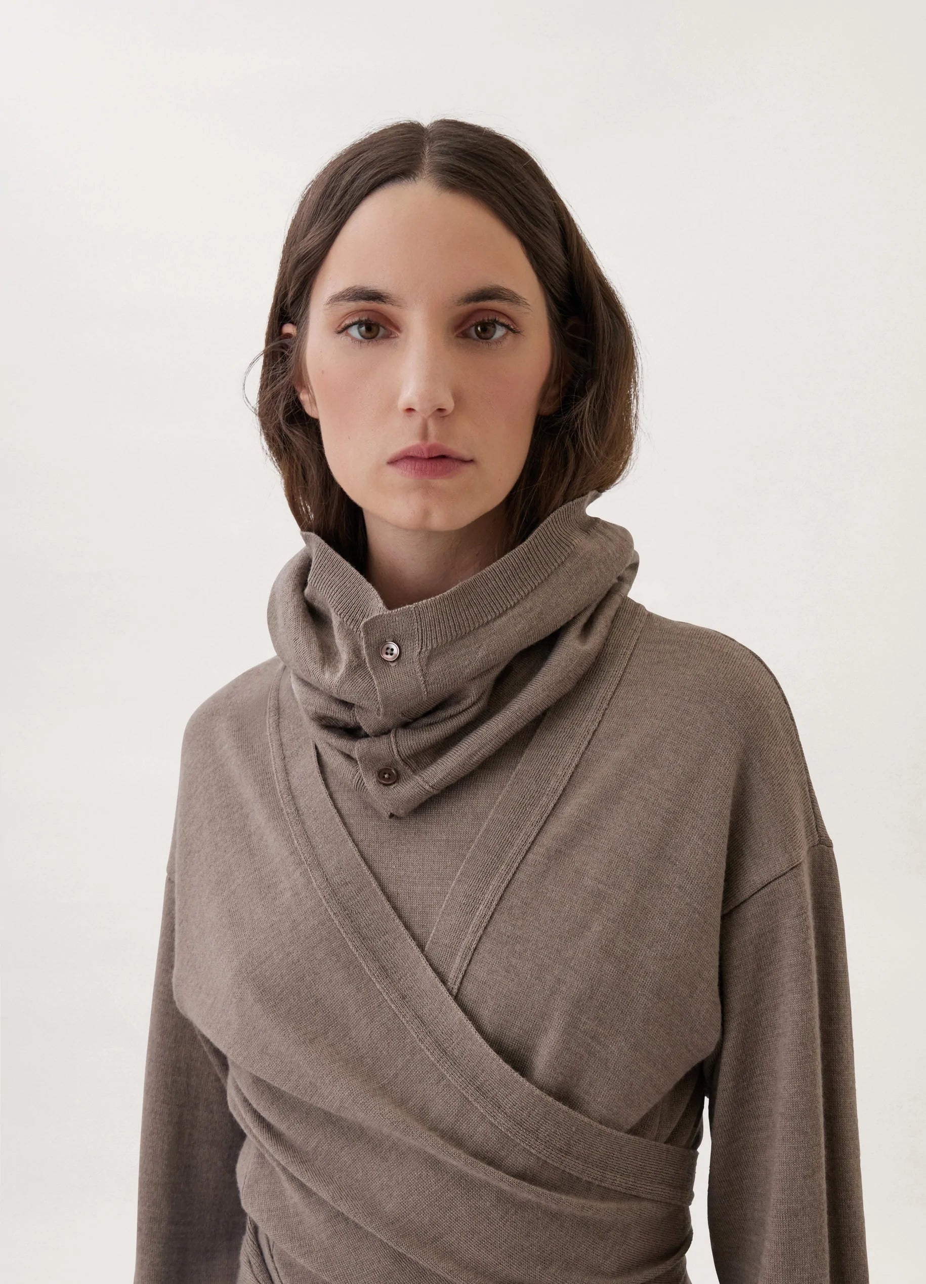 BUTTONED SNOOD
MERINO BLEND - 2