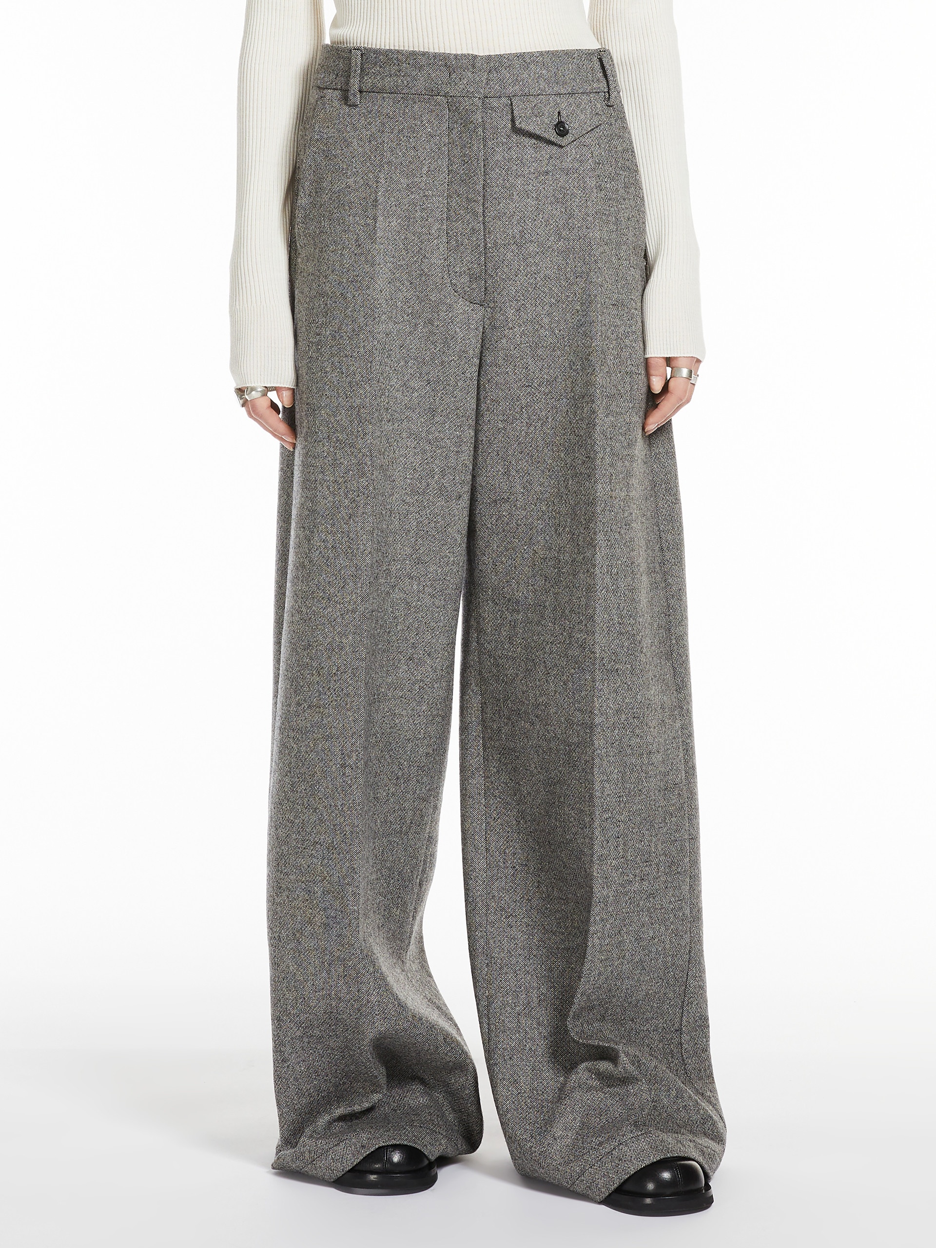 UDENTE Oversized flared trousers - 3