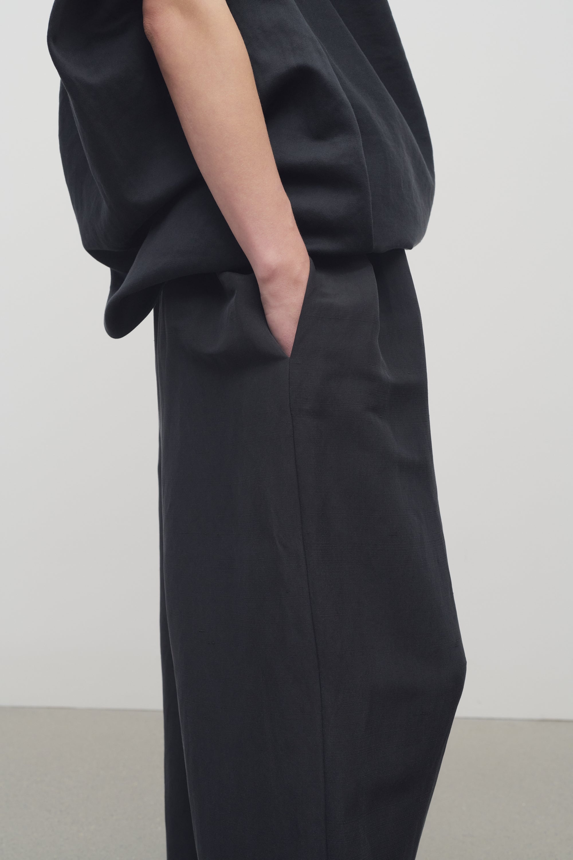 Bellana Pant in Silk - 6