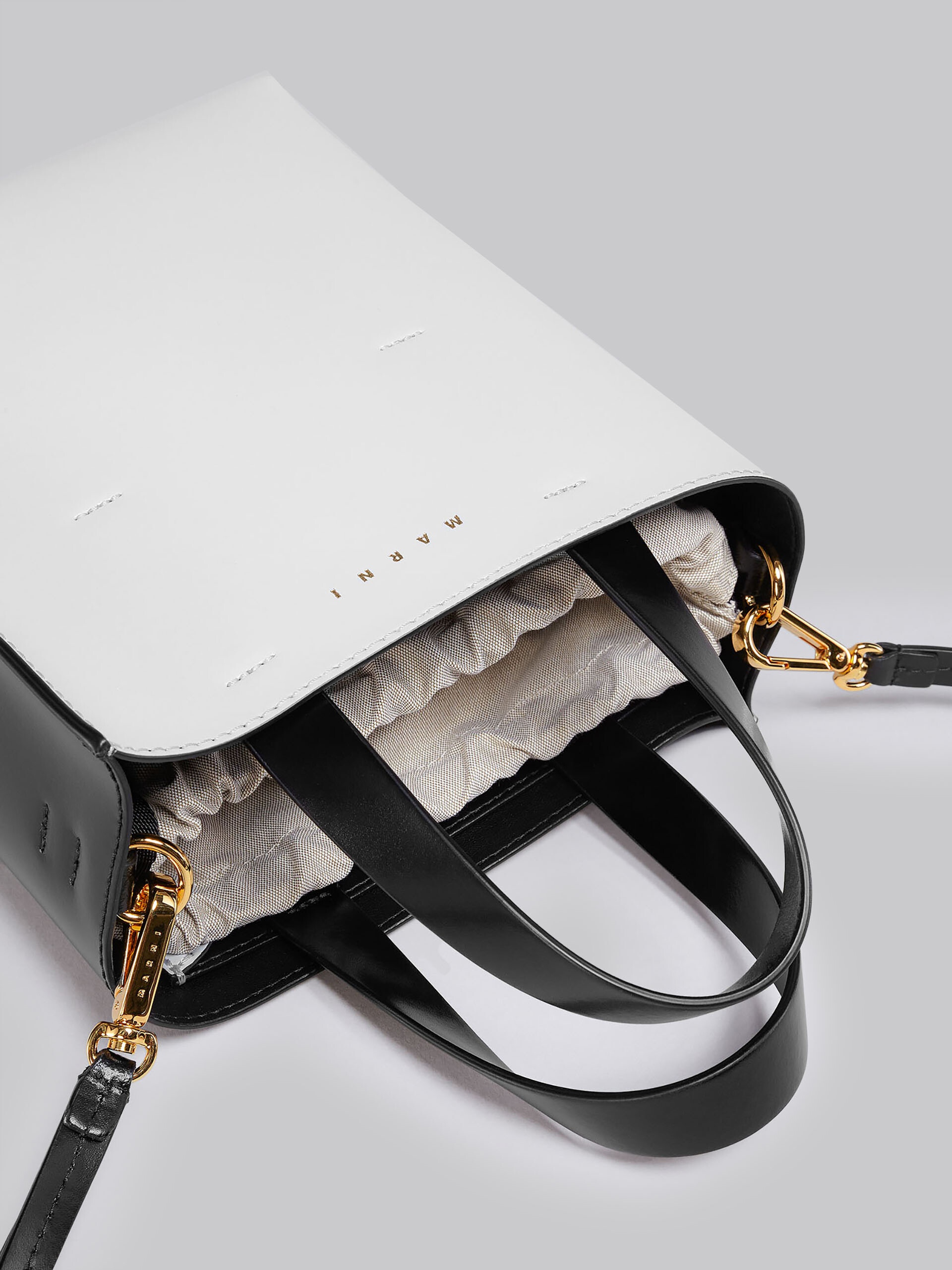 MUSEO MINI BAG IN WHITE AND BLACK LEATHER - 4