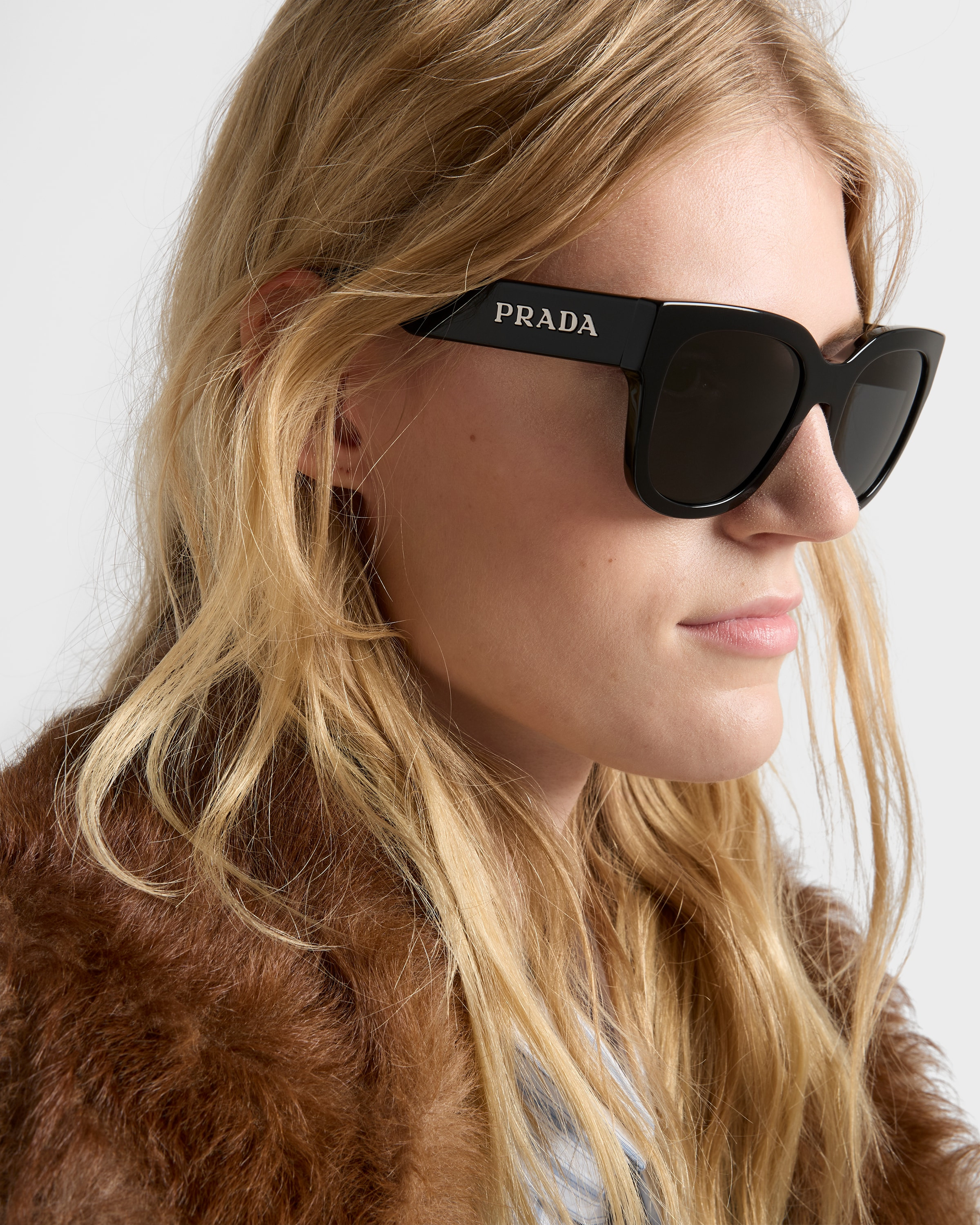 Sunglasses with Prada logo - 6