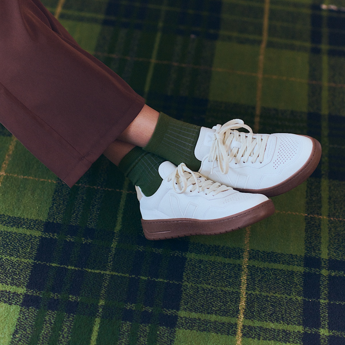V-90 LEATHER WHITE PIERRE ALMOND - 4