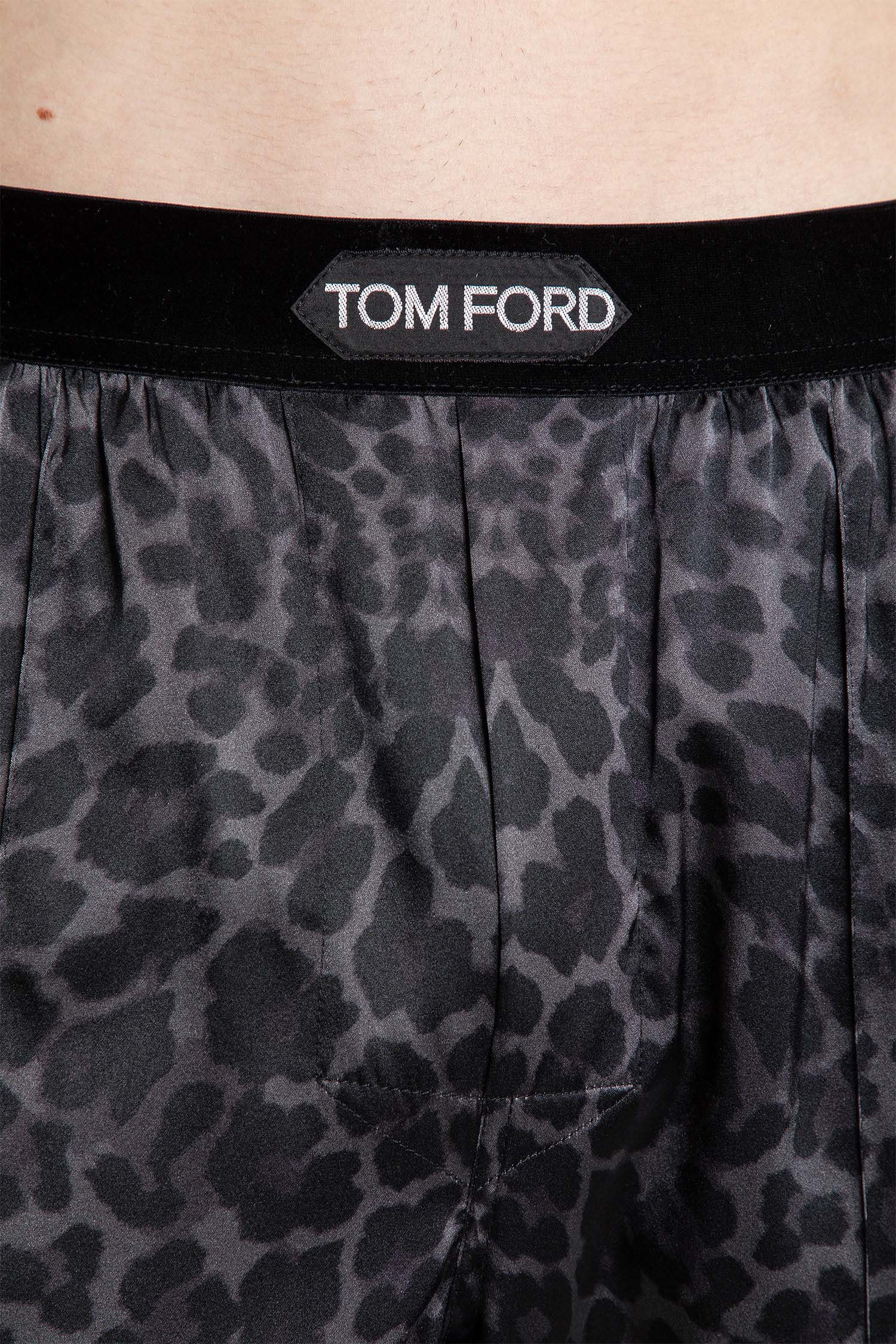 Reflective-Leopard-Print-Pyjamas - 4