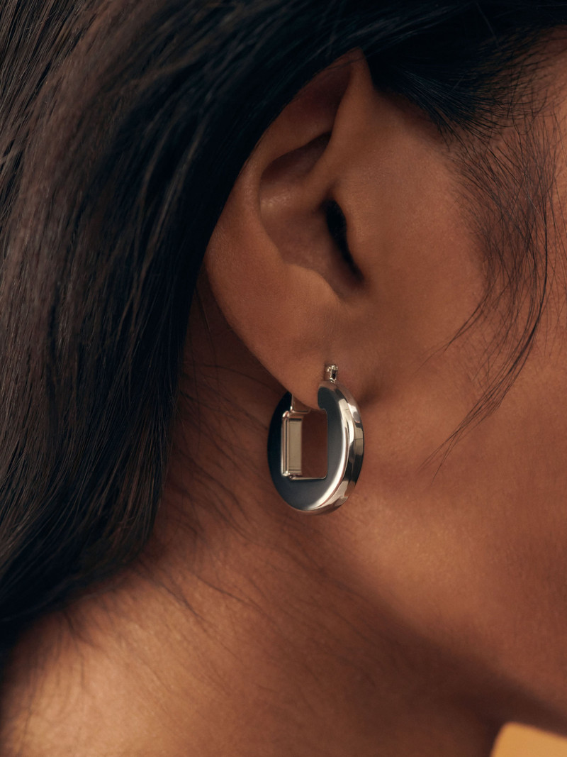 JACQUEMUS The Rond Carré earrings outlook