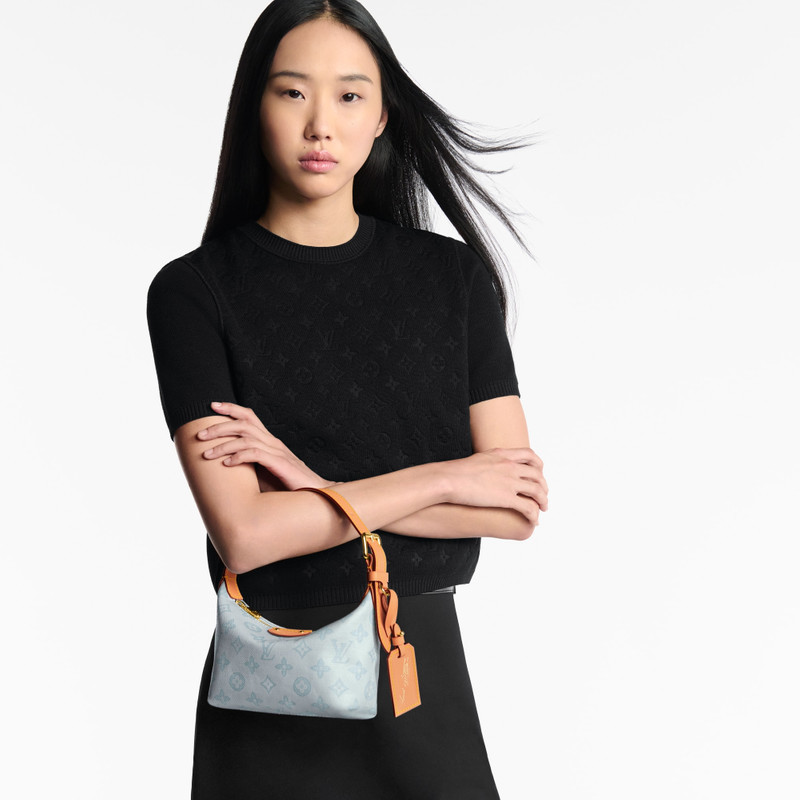 Louis Vuitton Pochette Hills outlook