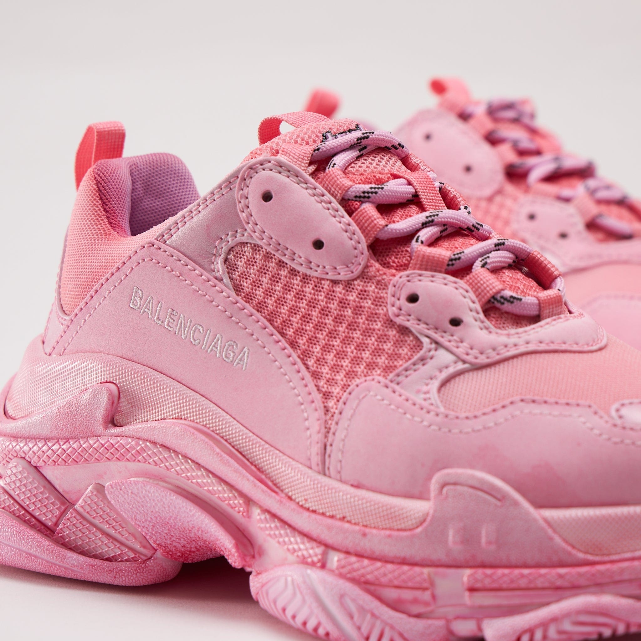 Baby pink balenciaga triple on sale s