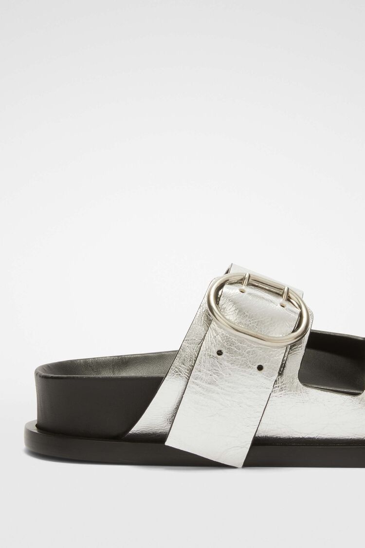 Flat Sandals - 6