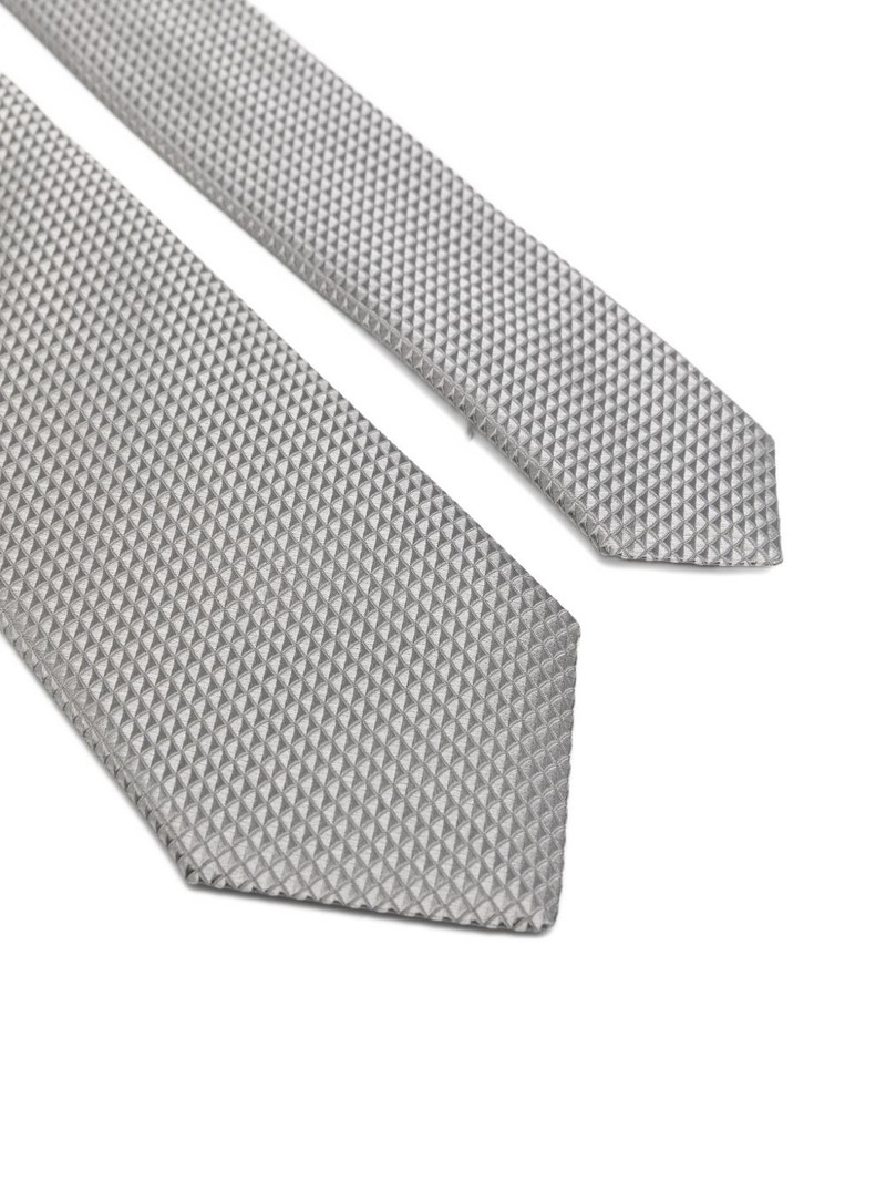textured tie 3