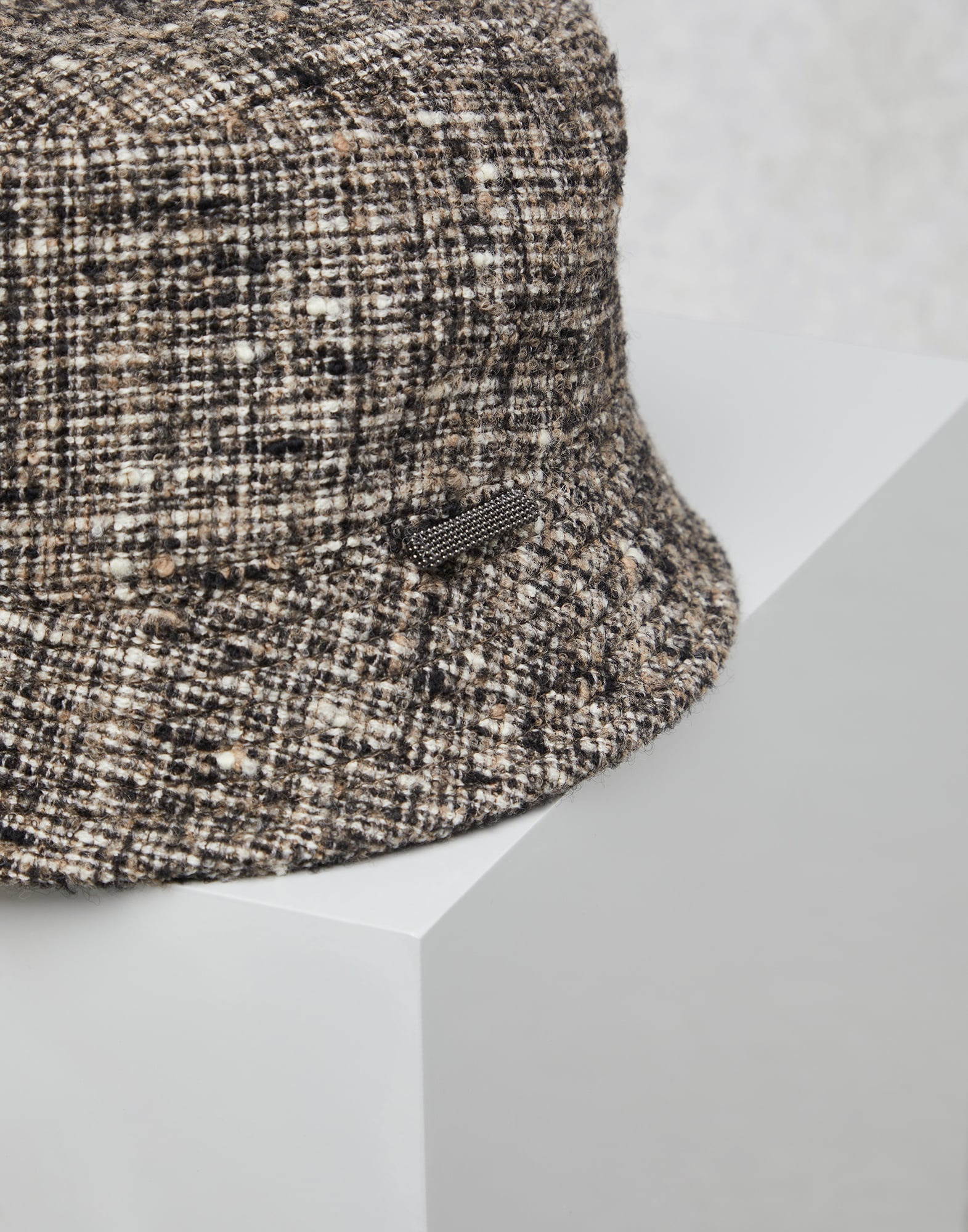 Wool and alpaca natté bucket hat with shiny tab - 2