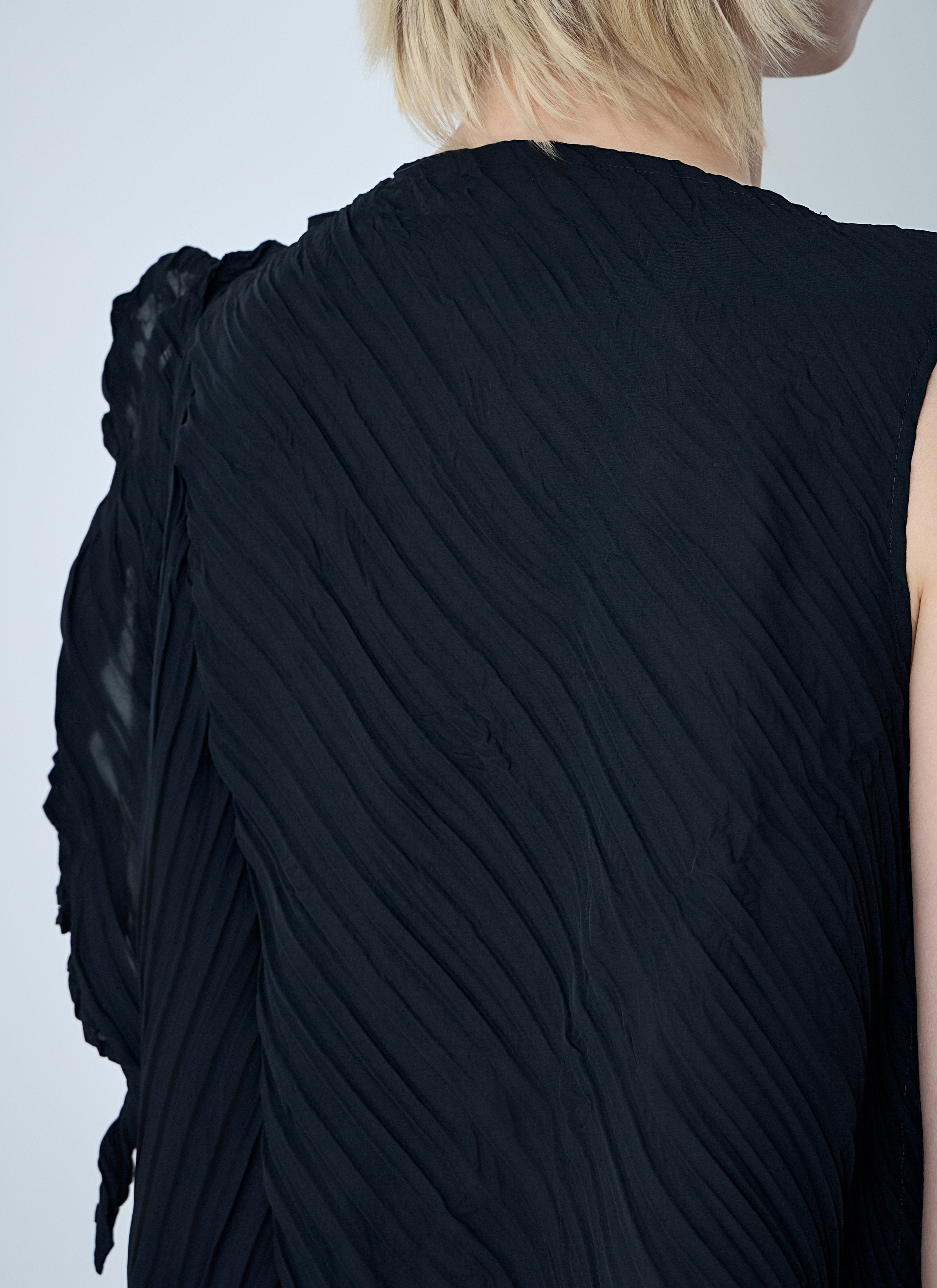 Issey Miyake Women Wrinkled And Twisted Dress - 6