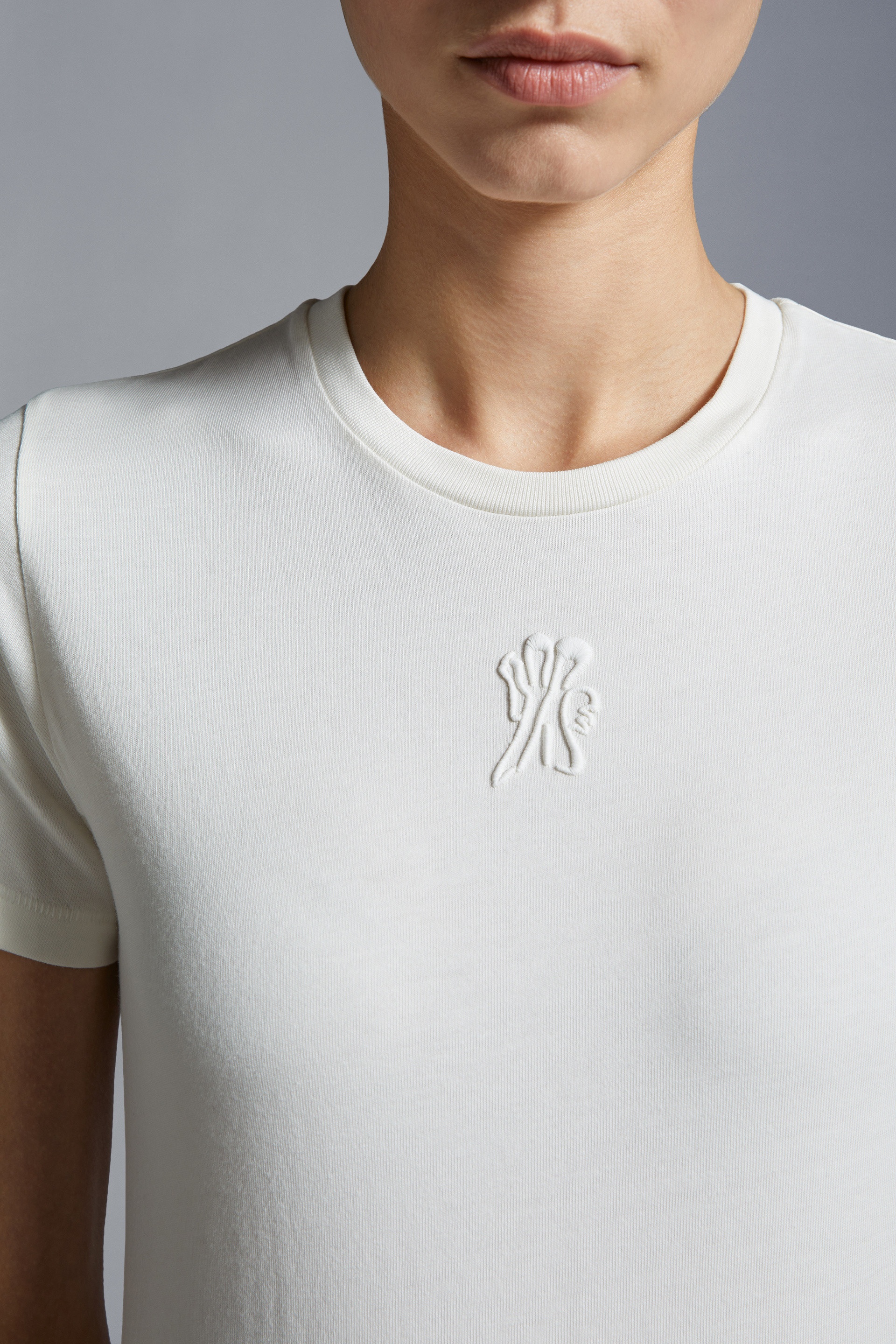 Embroidered Logo T-Shirt - 6