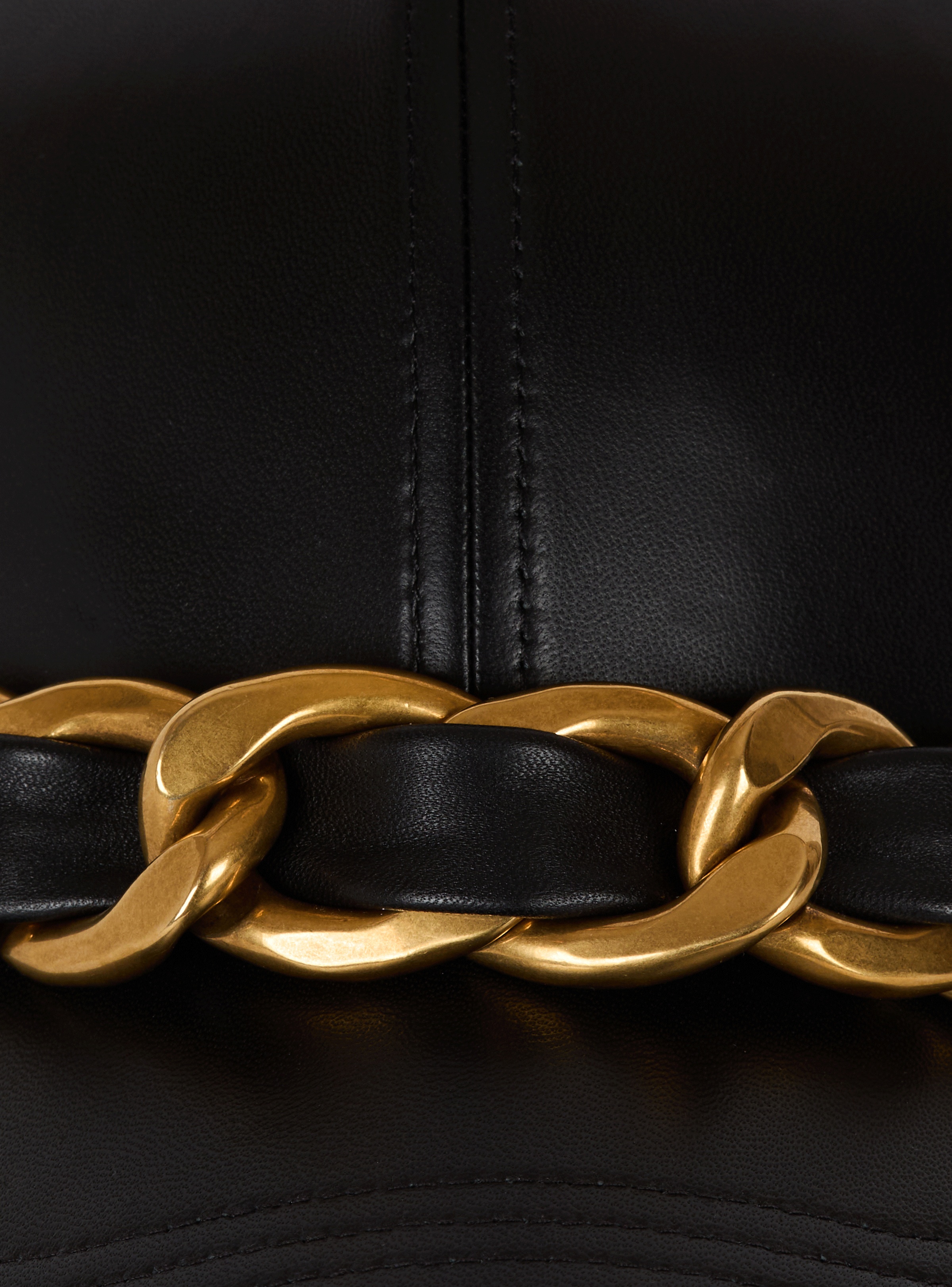 Lambskin cap with chain - 5