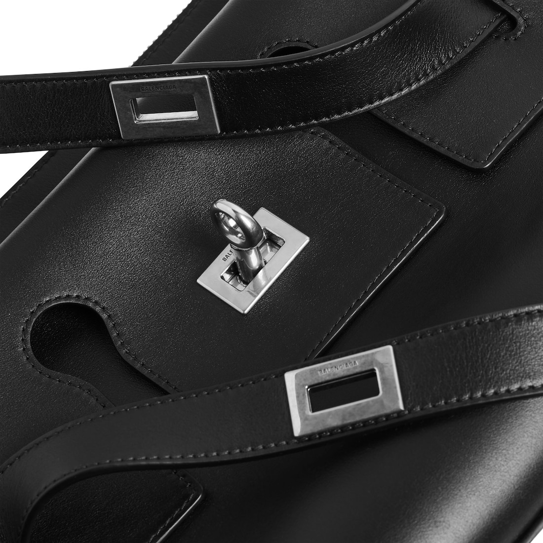 Men's Bel Air Zipped Messenger Bag Small  in Black - 5