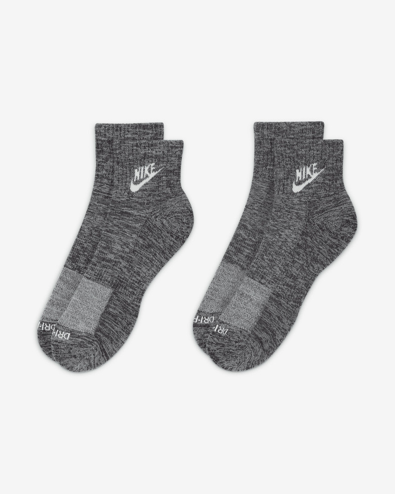 Nike Nike Everyday Plus Cushioned Ankle Socks outlook