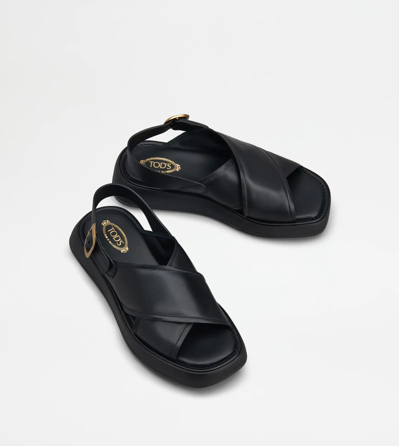 Tod's SANDALS IN LEATHER - BLACK outlook