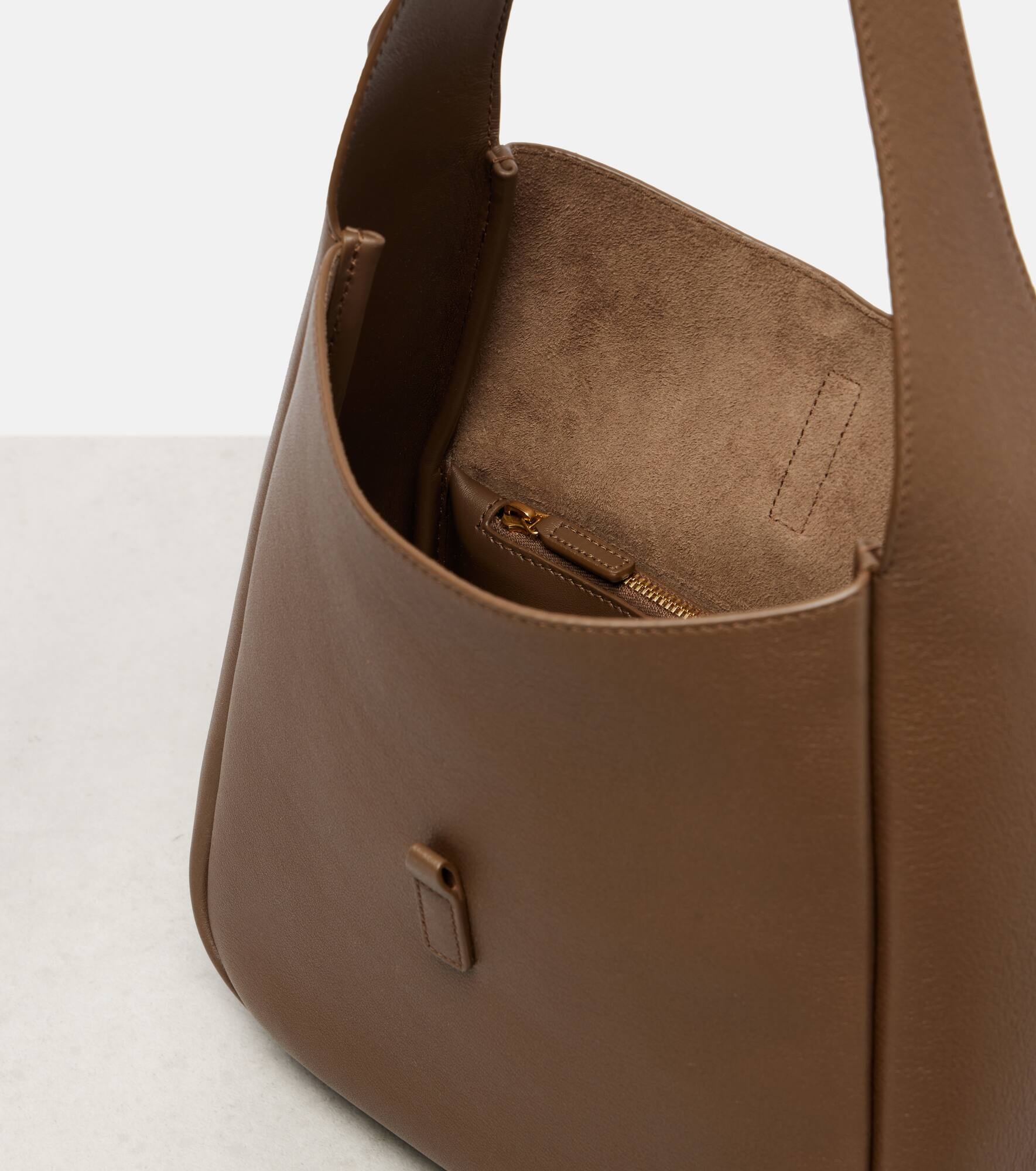 Le 5 à 7 Supple Small leather shoulder bag - 3