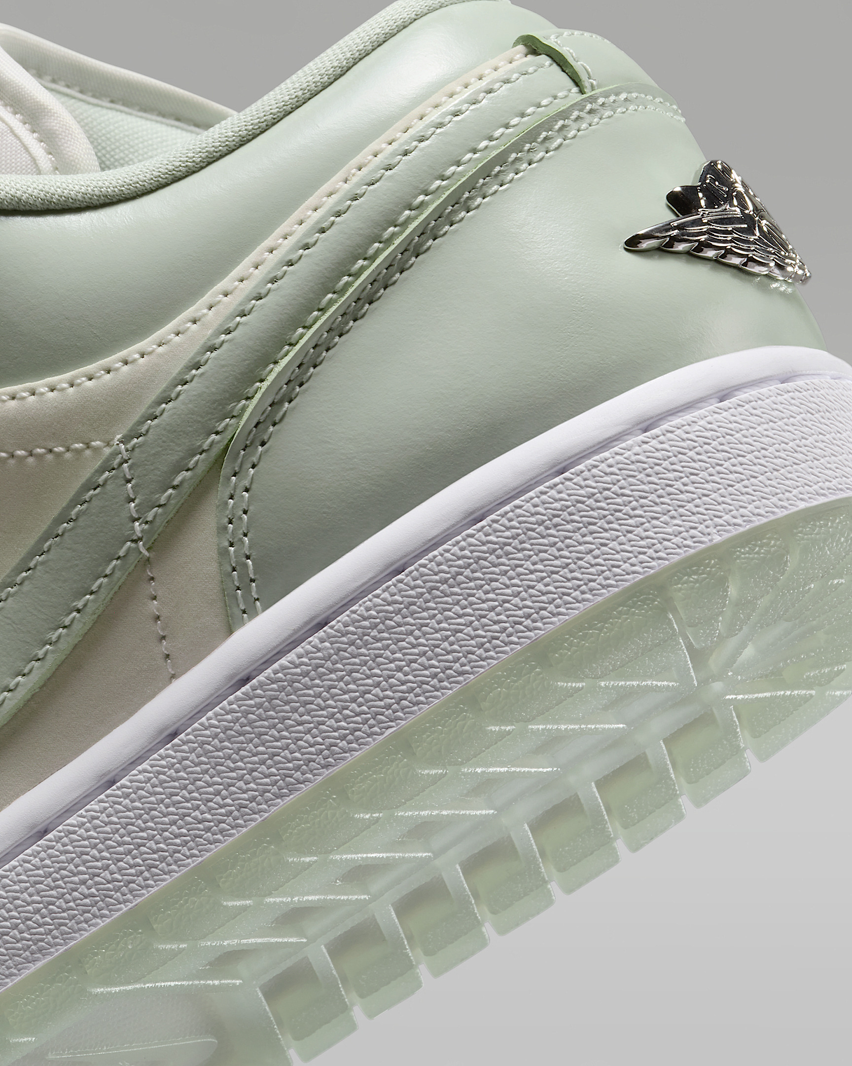 Air Jordan 1 Low SE Women's Shoes - 8