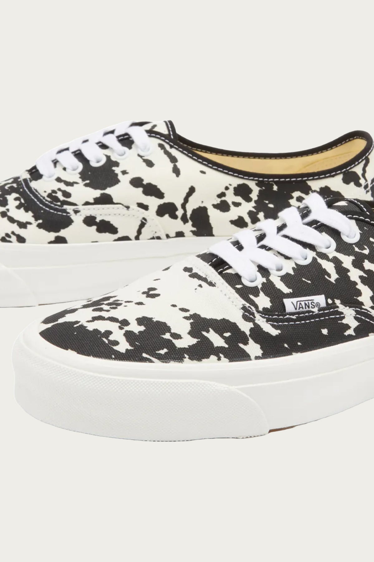 LX Authentic 44 - Cow Black/Marshmallow - 3